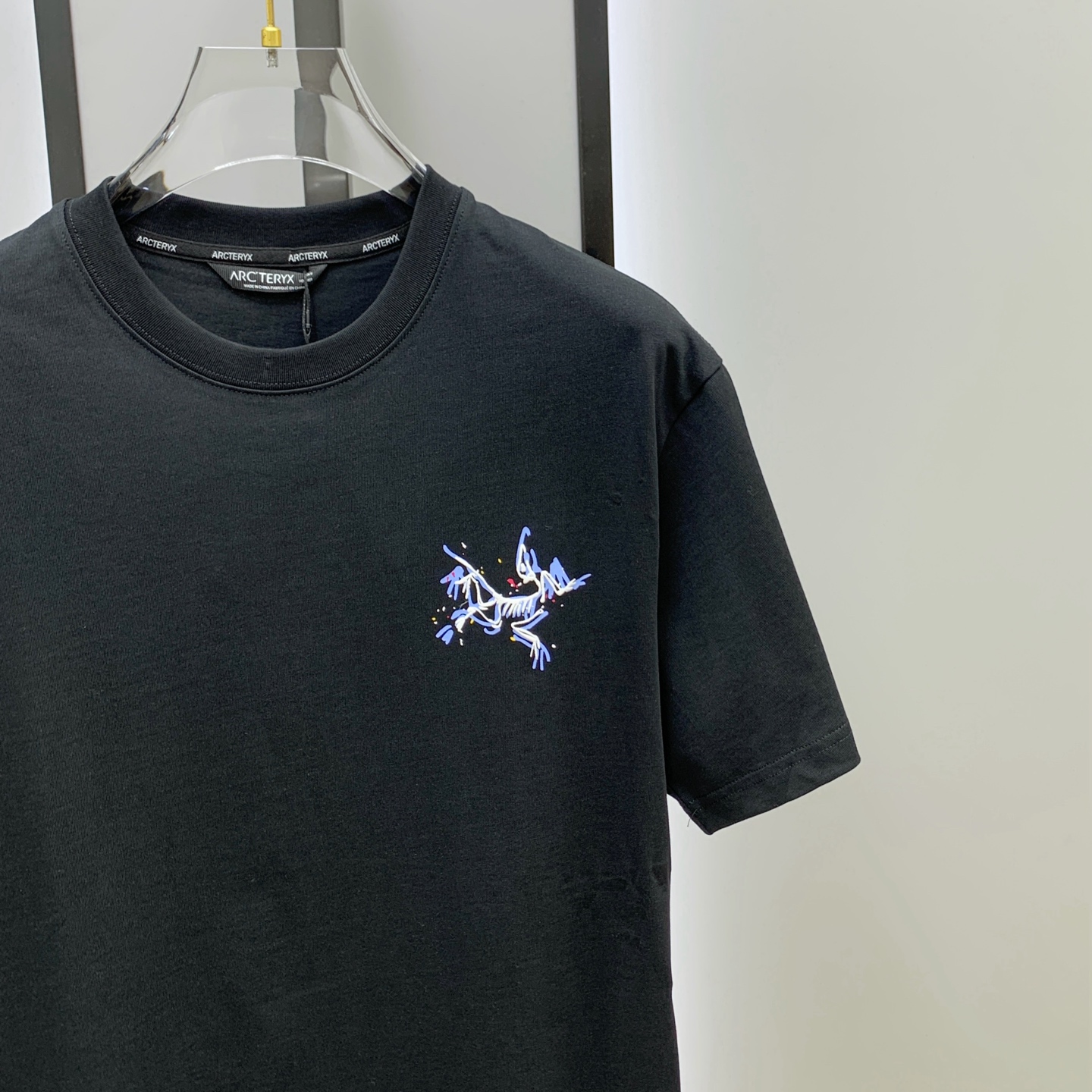 P始祖鸟2025夏季新款短袖T恤，个性艺术系列全网独家首发 百搭款细节处理完美纯棉面料十分精致 原版面料