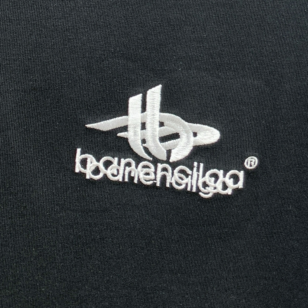 P巴黎世家2025夏季新款短袖T恤，个性艺术系列全网独家首发 百搭款细节处理完美纯棉面料十分精致 原版面