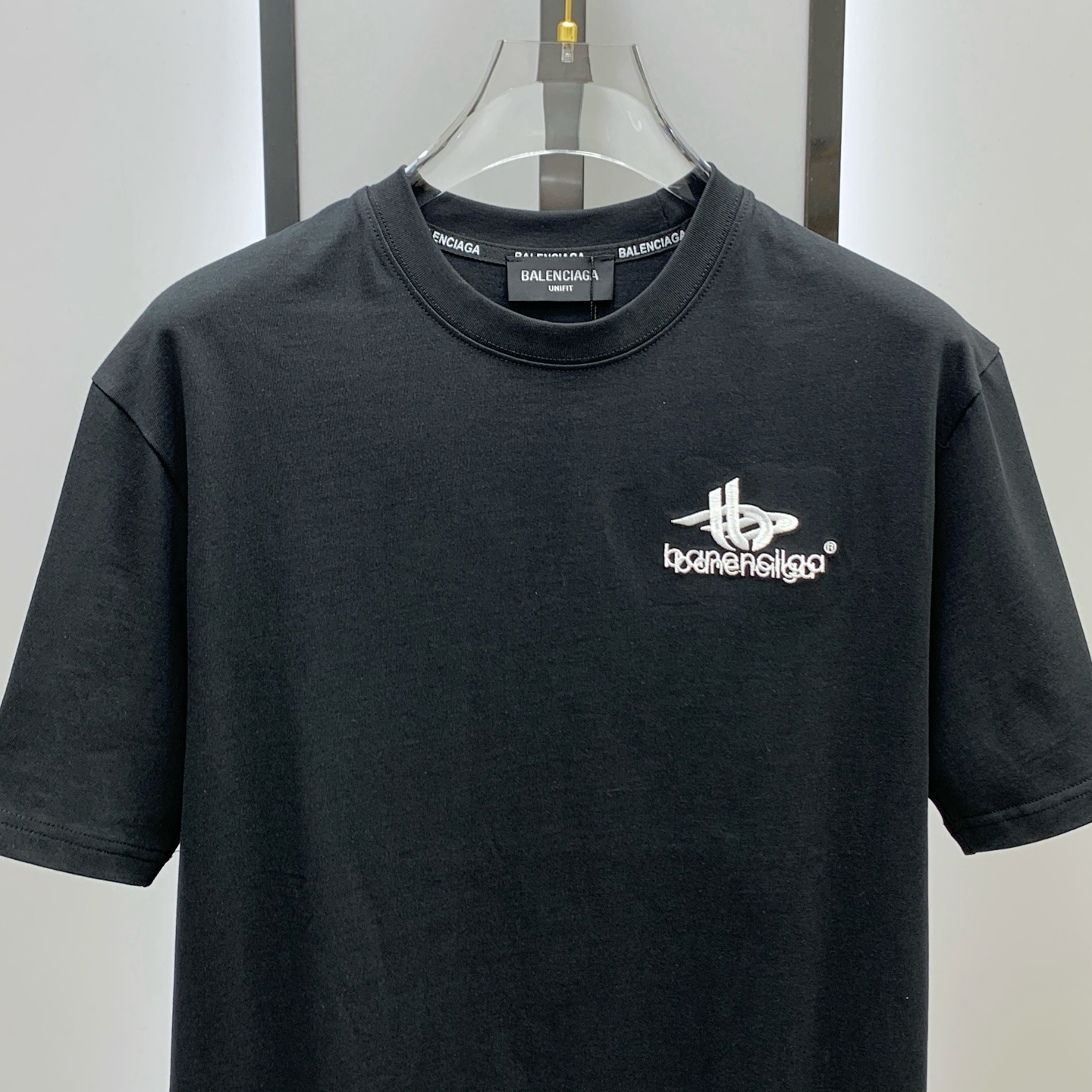 P巴黎世家2025夏季新款短袖T恤，个性艺术系列全网独家首发 百搭款细节处理完美纯棉面料十分精致 原版面