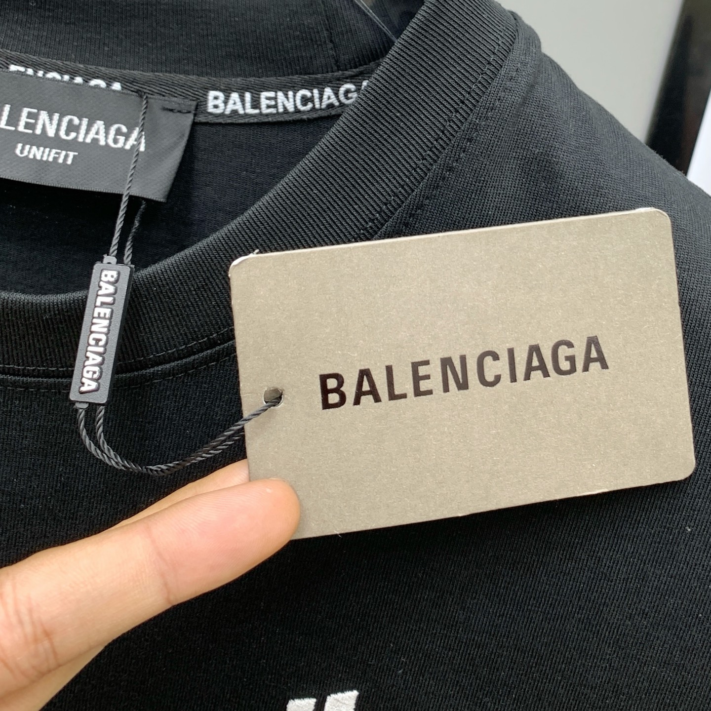 P巴黎世家2025夏季新款短袖T恤，个性艺术系列全网独家首发 百搭款细节处理完美纯棉面料十分精致 原版面