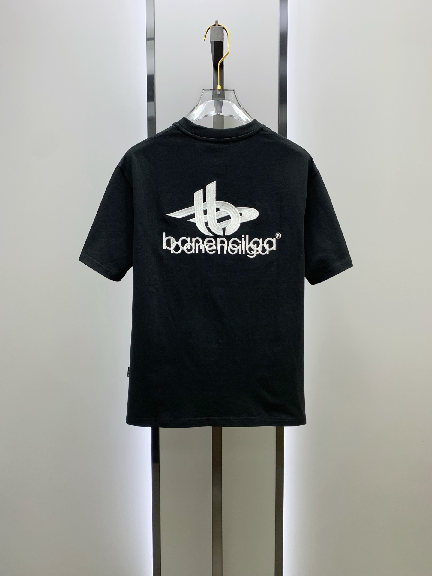 P巴黎世家2025夏季新款短袖T恤，个性艺术系列全网独家首发 百搭款细节处理完美纯棉面料十分精致 原版面