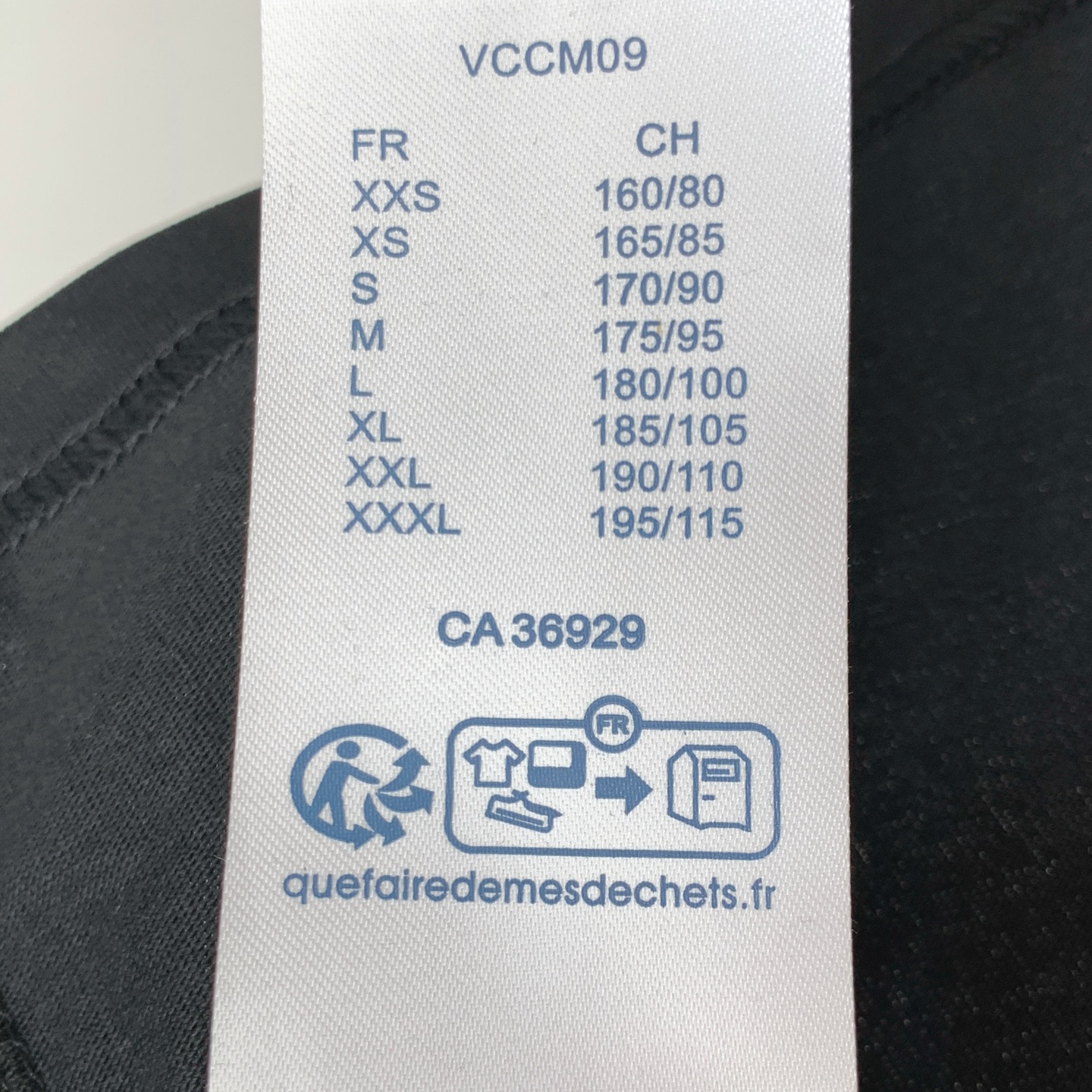ssLV纯棉最新面料经典标识图案logo时尚简约潮流短袖，最顶级的品质专柜原单短袖，顶级制作工艺进口面料
