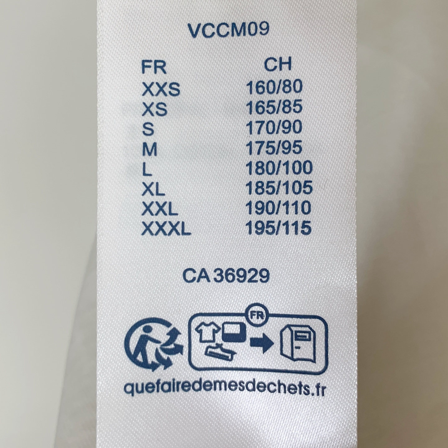 ssLV纯棉最新面料经典标识图案logo时尚简约潮流短袖，最顶级的品质专柜原单短袖，顶级制作工艺进口面料