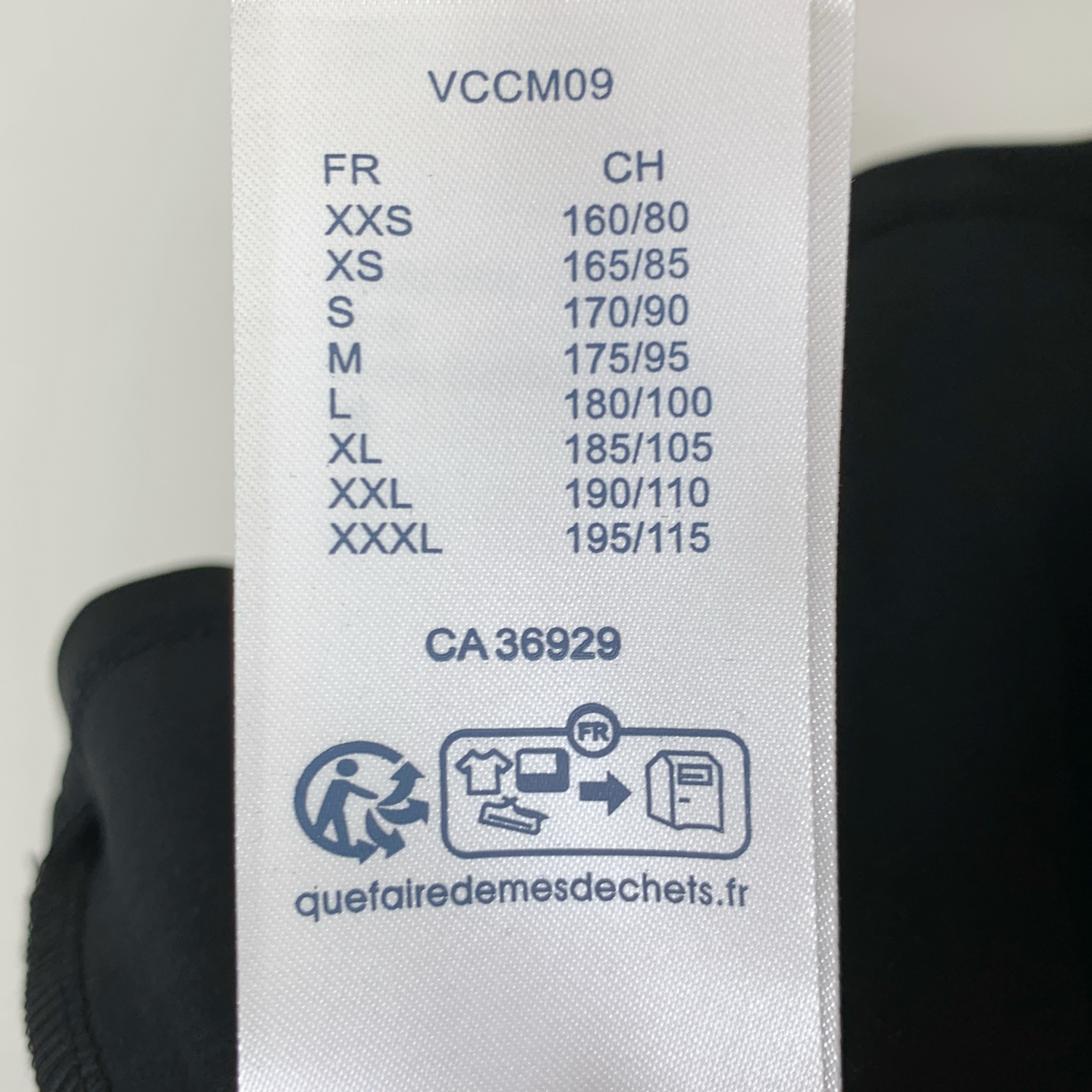 ssLV纯棉最新面料经典标识图案logo时尚简约潮流短袖，最顶级的品质专柜原单短袖，顶级制作工艺进口面料