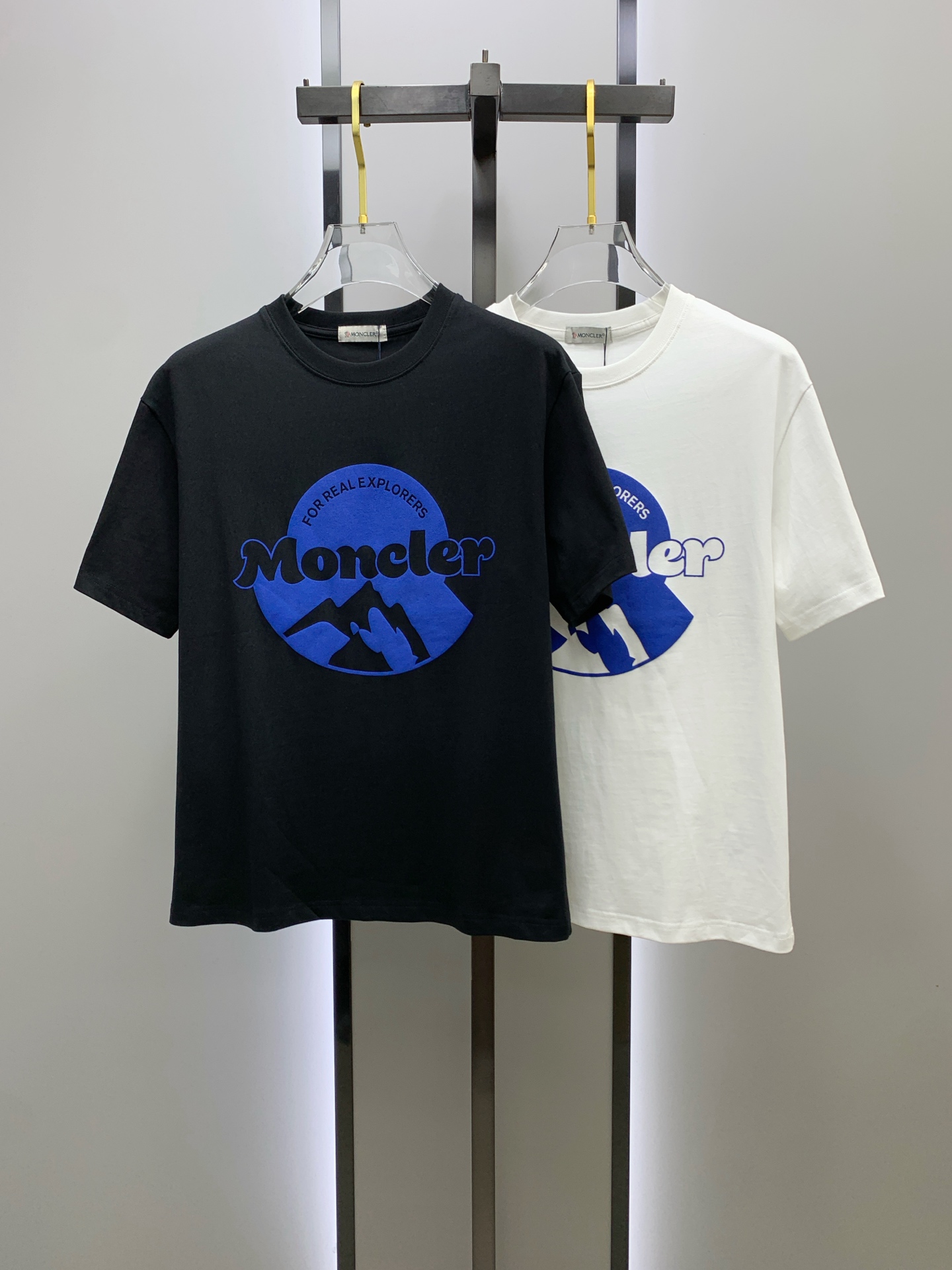 ss蒙口纯棉最新面料经典标识图案logo时尚简约潮流短袖，最顶级的品质专柜原单短袖，顶级制作工艺进口面料