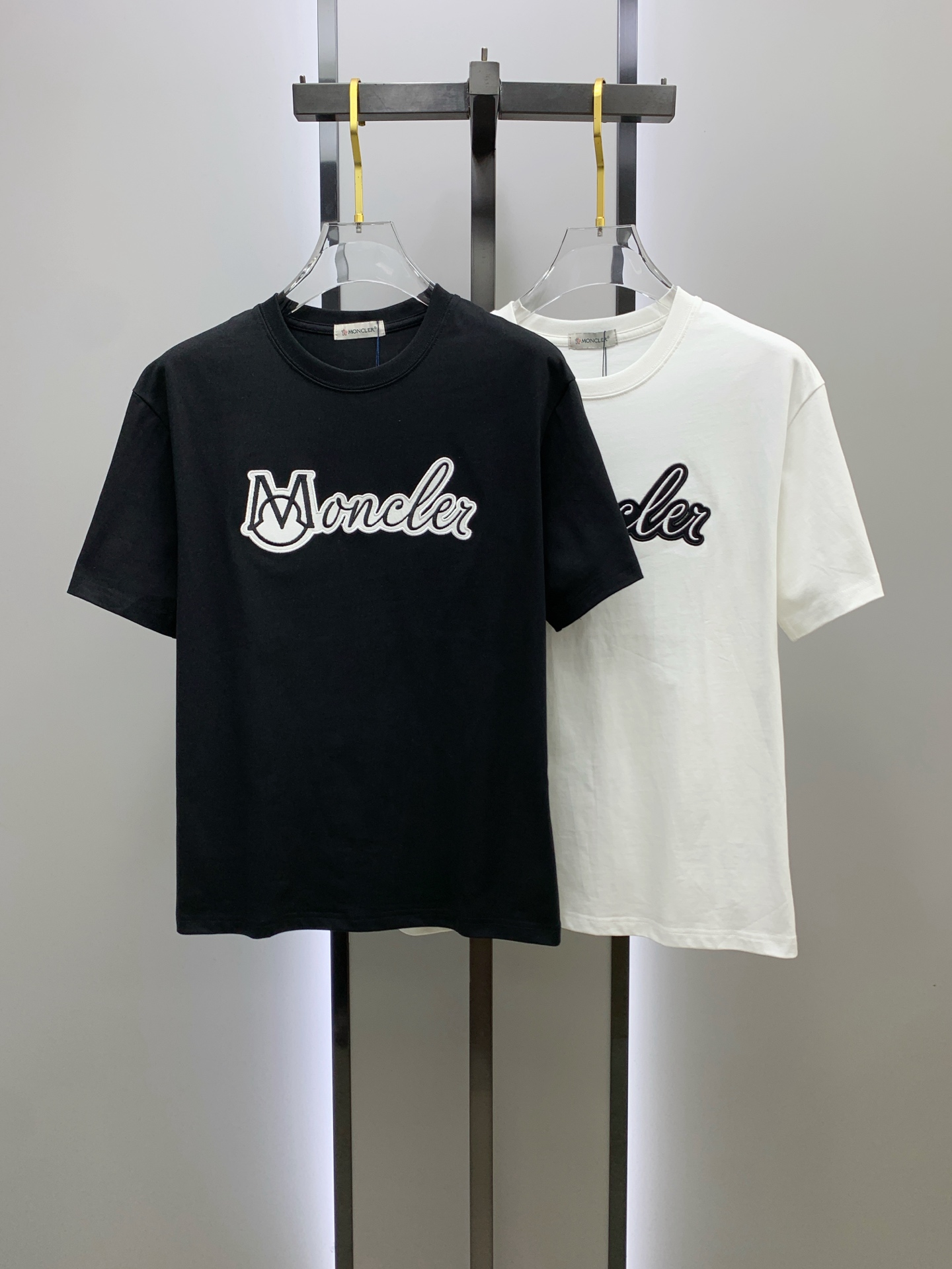 ss蒙口纯棉最新面料经典标识图案logo时尚简约潮流短袖，最顶级的品质专柜原单短袖，顶级制作工艺进口面料