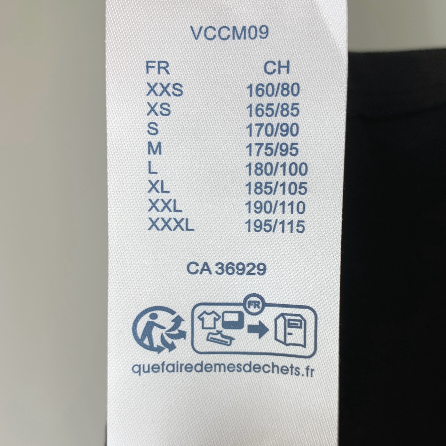 ssLV纯棉最新面料经典标识图案logo时尚简约潮流短袖，最顶级的品质专柜原单短袖，顶级制作工艺进口面料