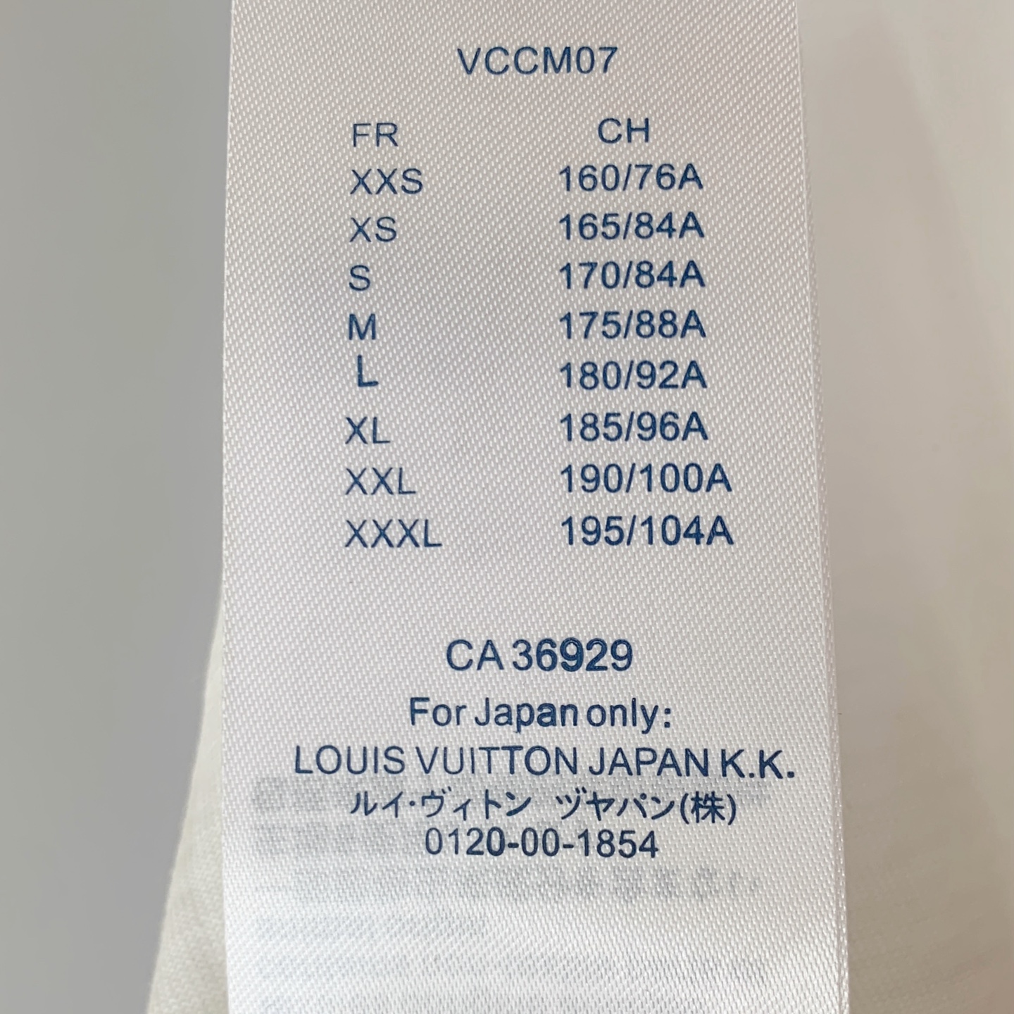 ssLV纯棉最新面料经典标识图案logo时尚简约潮流短袖，最顶级的品质专柜原单短袖，顶级制作工艺进口面料