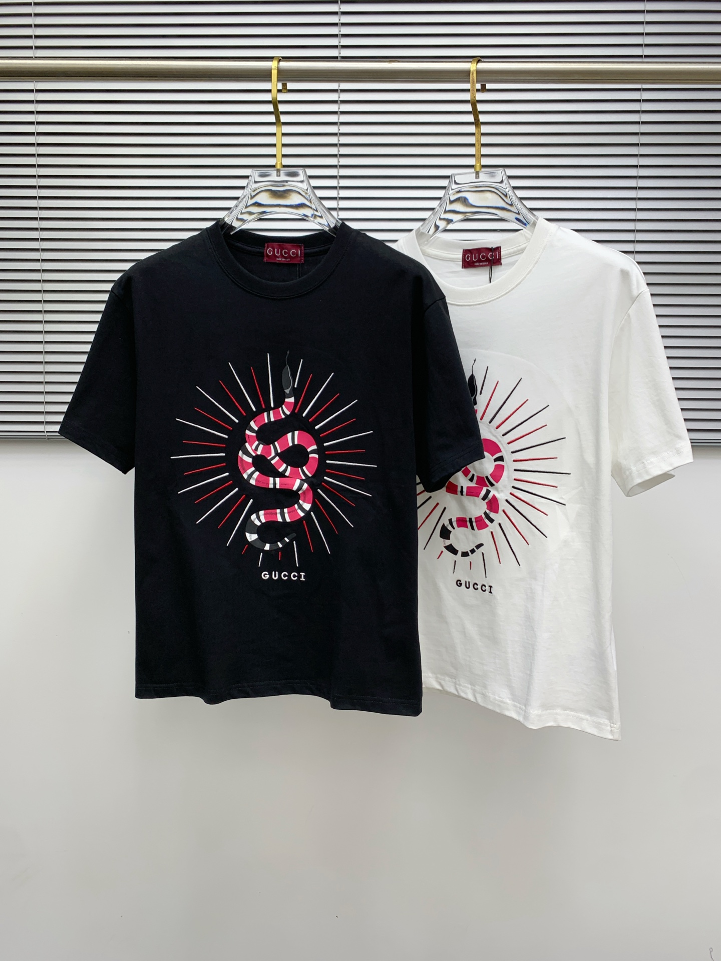 ss古驰纯棉最新面料经典标识图案logo时尚简约潮流短袖，最顶级的品质专柜原单短袖，顶级制作工艺进口面料