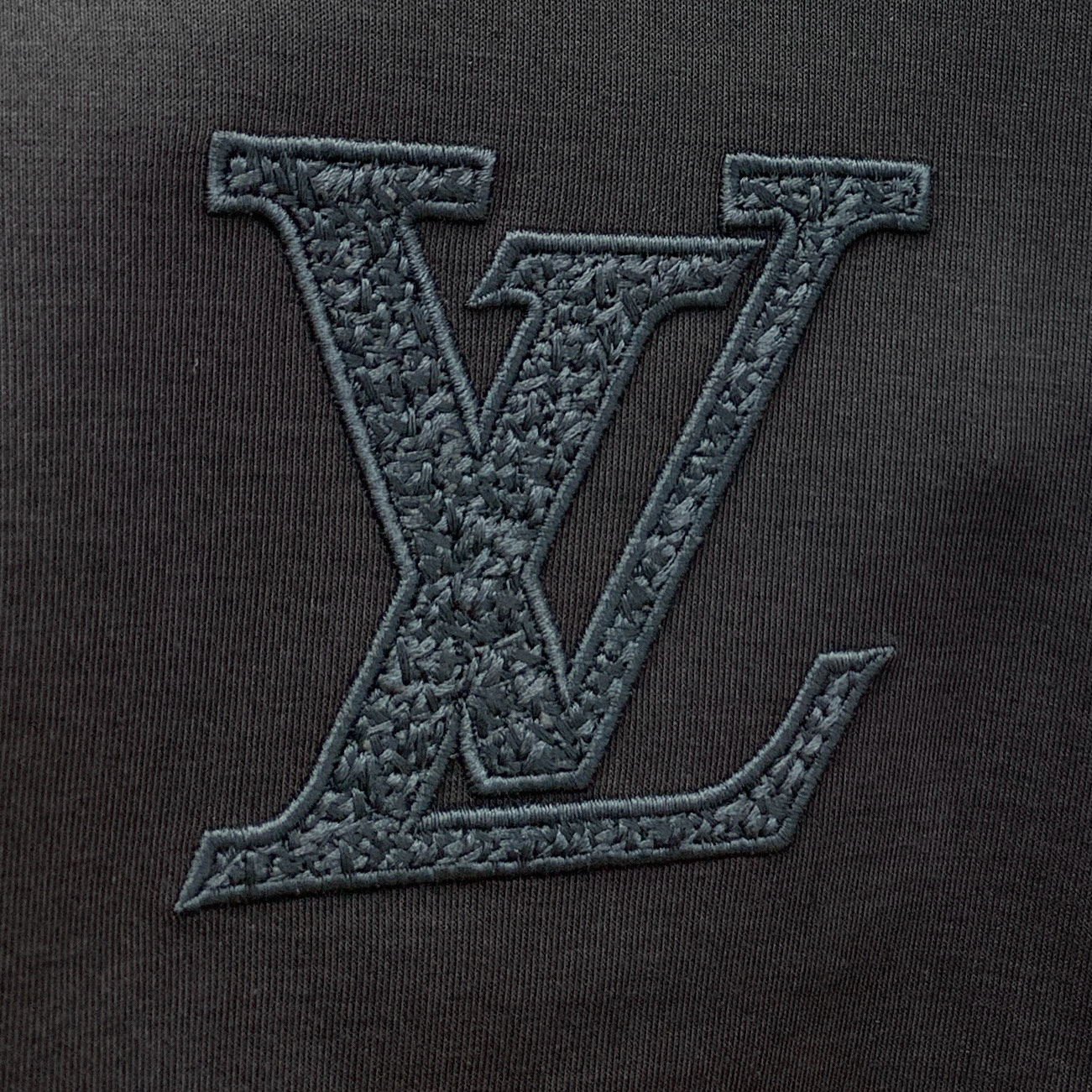 Louis Vuitton Men's Black Cotton Logo T-Shirt and Shorts Set 7 i1751637387942 7718 0 5