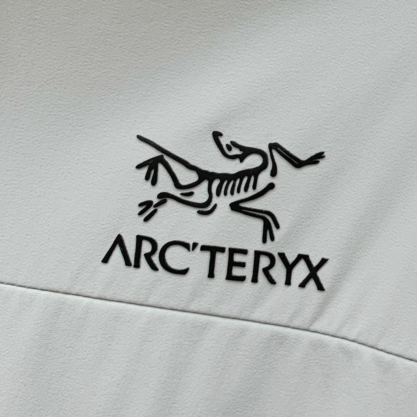 P【新品】始祖鸟渠道精品.2025ss春夏新款运动服夹克防晒服外套!防晒衣经典之余增添了与时俱进的时尚感