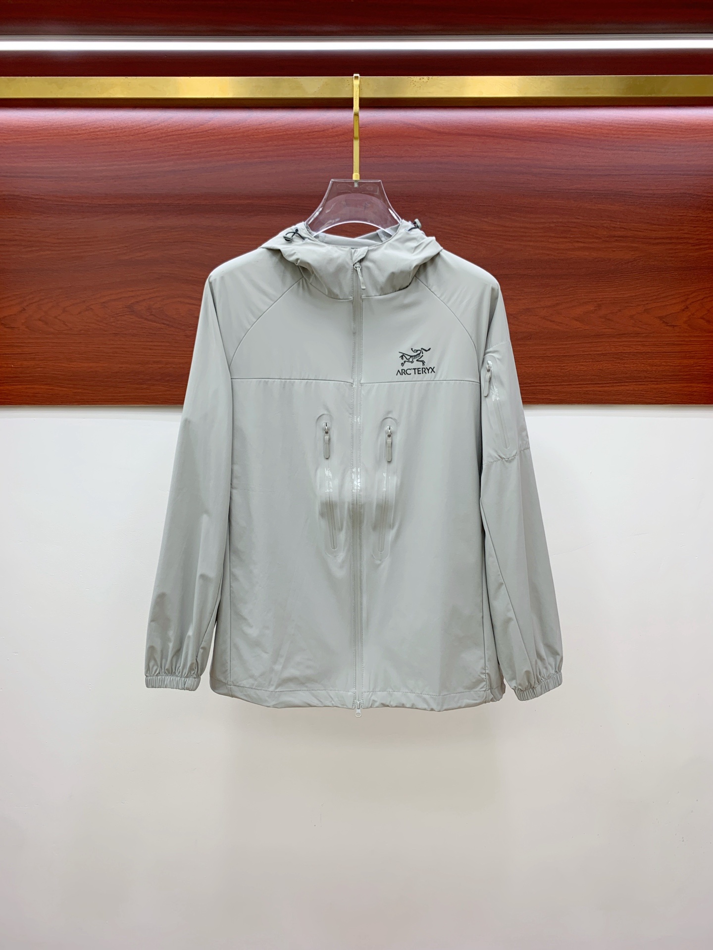 P【新品】始祖鸟渠道精品.2025ss春夏新款运动服夹克防晒服外套!防晒衣经典之余增添了与时俱进的时尚感