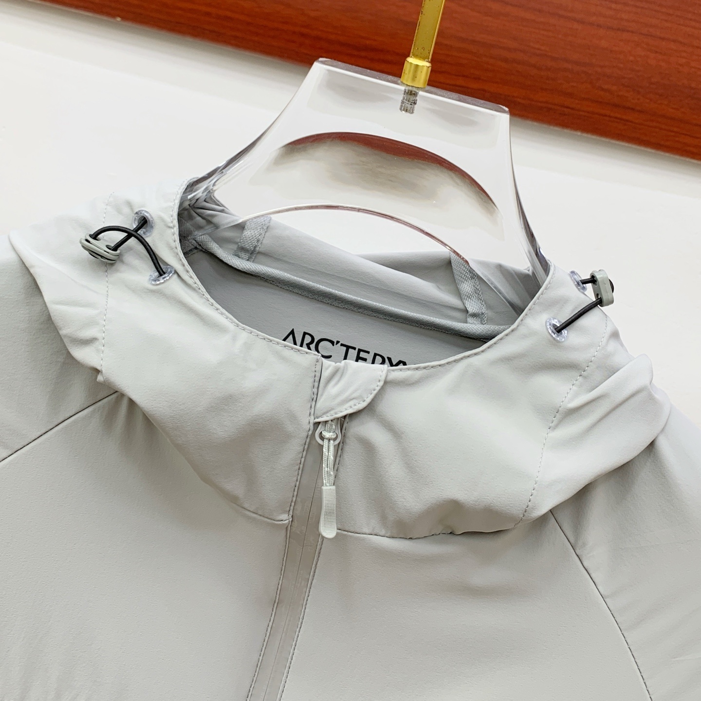 P【新品】始祖鸟渠道精品.2025ss春夏新款运动服夹克防晒服外套!防晒衣经典之余增添了与时俱进的时尚感