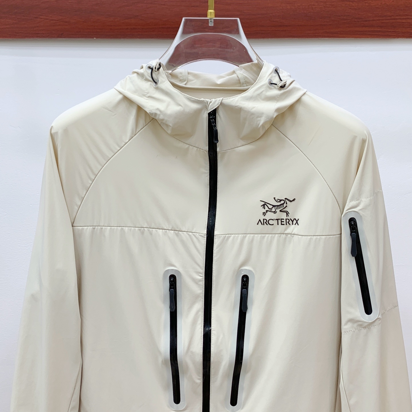 P【新品】始祖鸟渠道精品.2025ss春夏新款运动服夹克防晒服外套!防晒衣经典之余增添了与时俱进的时尚感