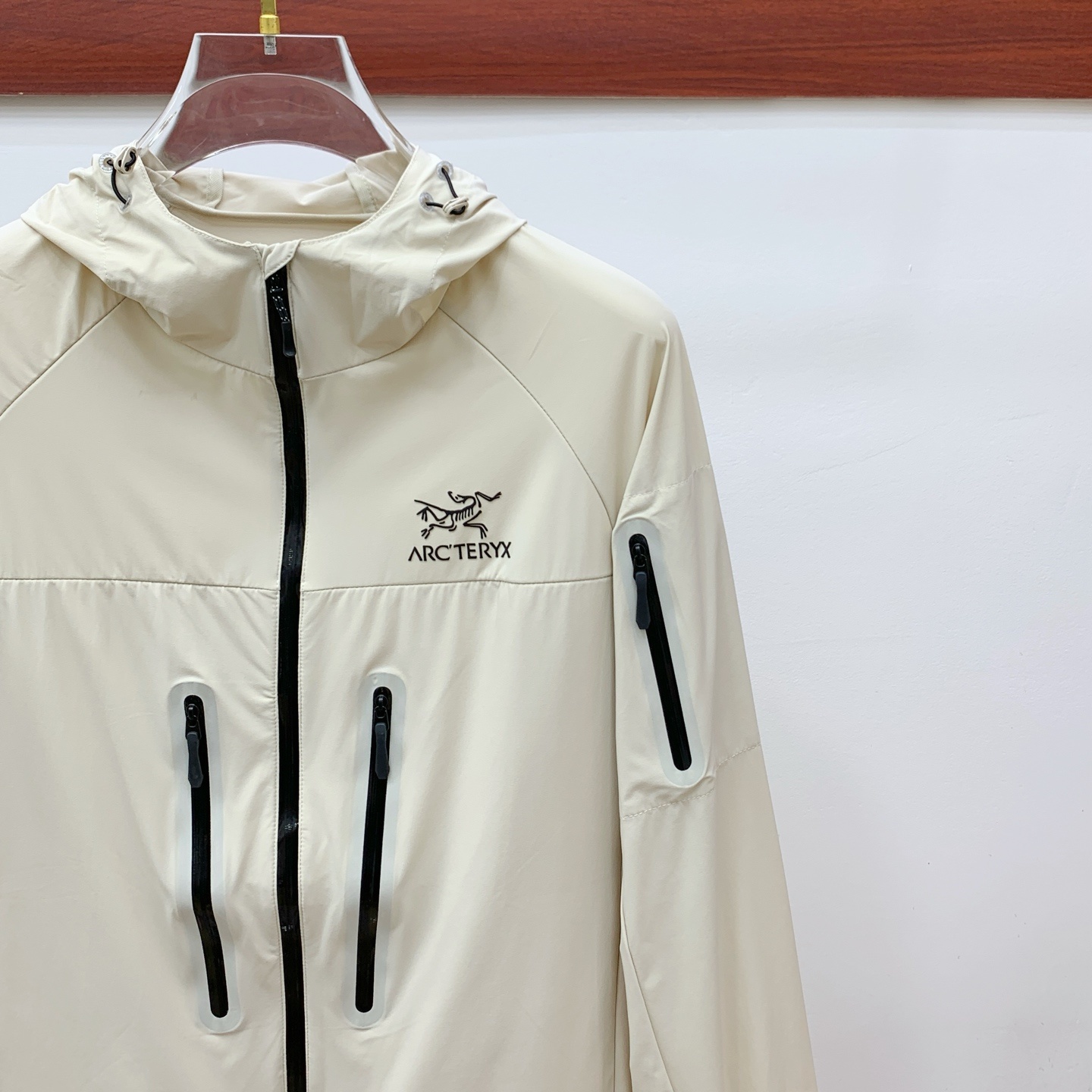P【新品】始祖鸟渠道精品.2025ss春夏新款运动服夹克防晒服外套!防晒衣经典之余增添了与时俱进的时尚感
