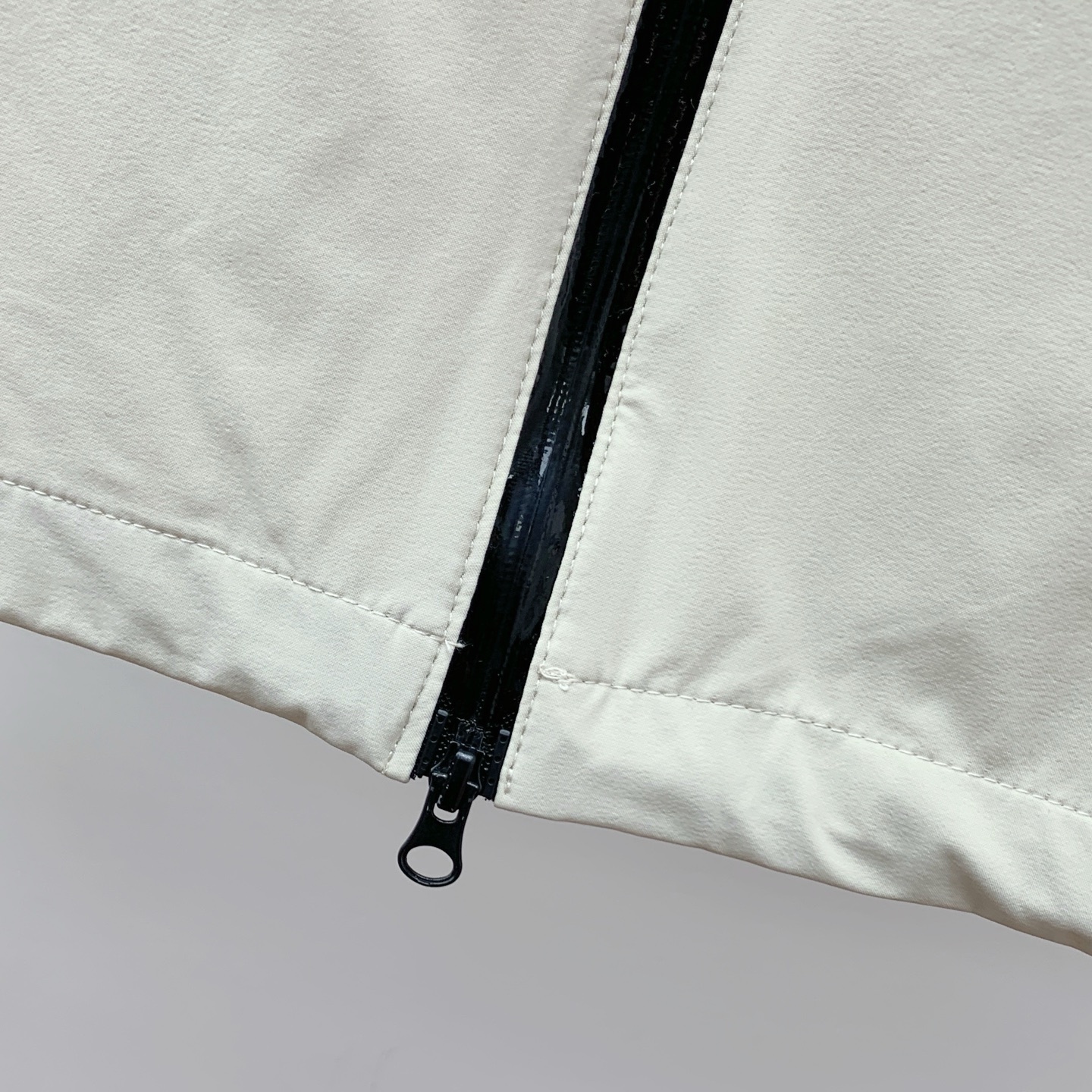 P【新品】始祖鸟渠道精品.2025ss春夏新款运动服夹克防晒服外套!防晒衣经典之余增添了与时俱进的时尚感