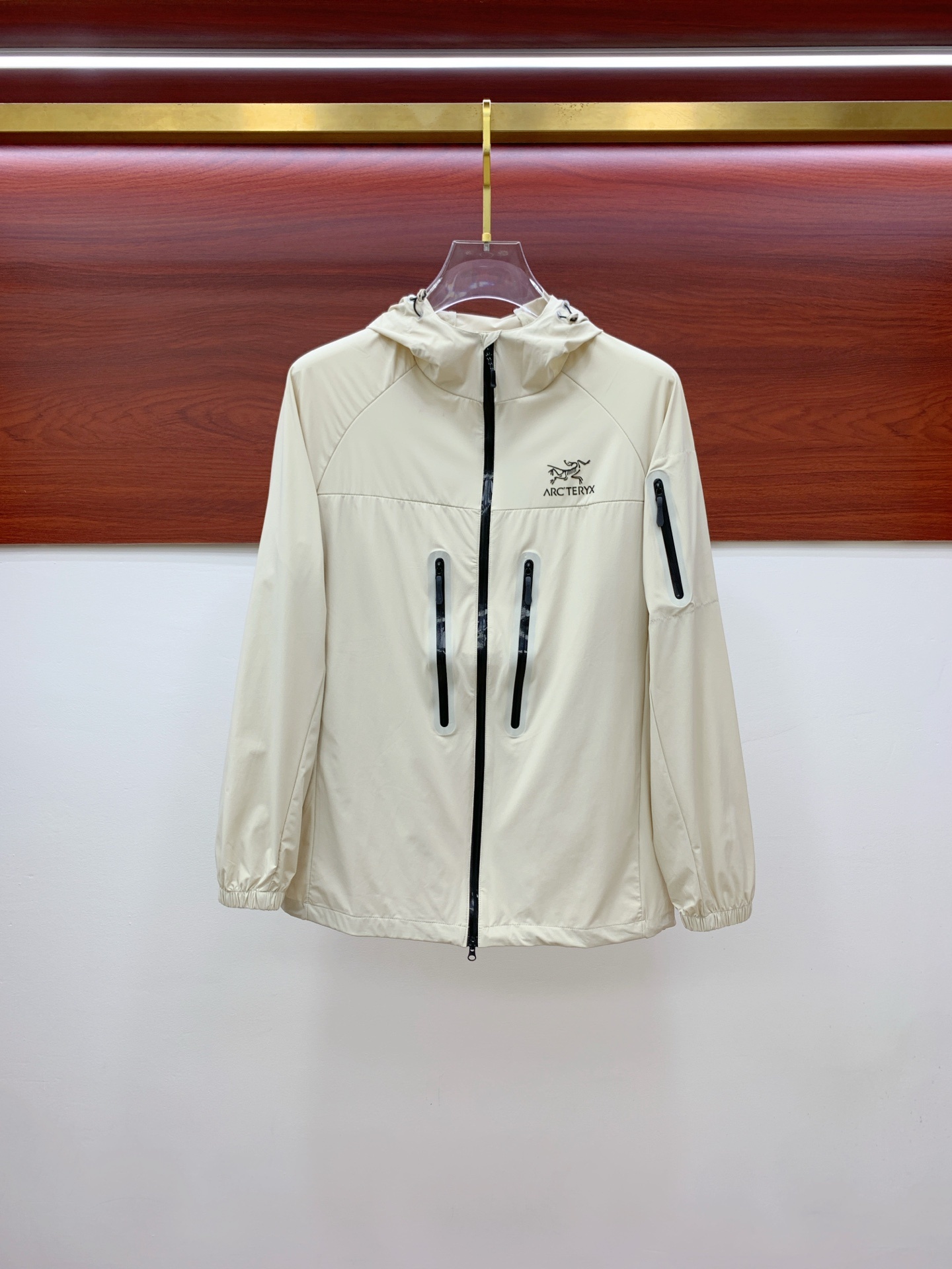 P【新品】始祖鸟渠道精品.2025ss春夏新款运动服夹克防晒服外套!防晒衣经典之余增添了与时俱进的时尚感