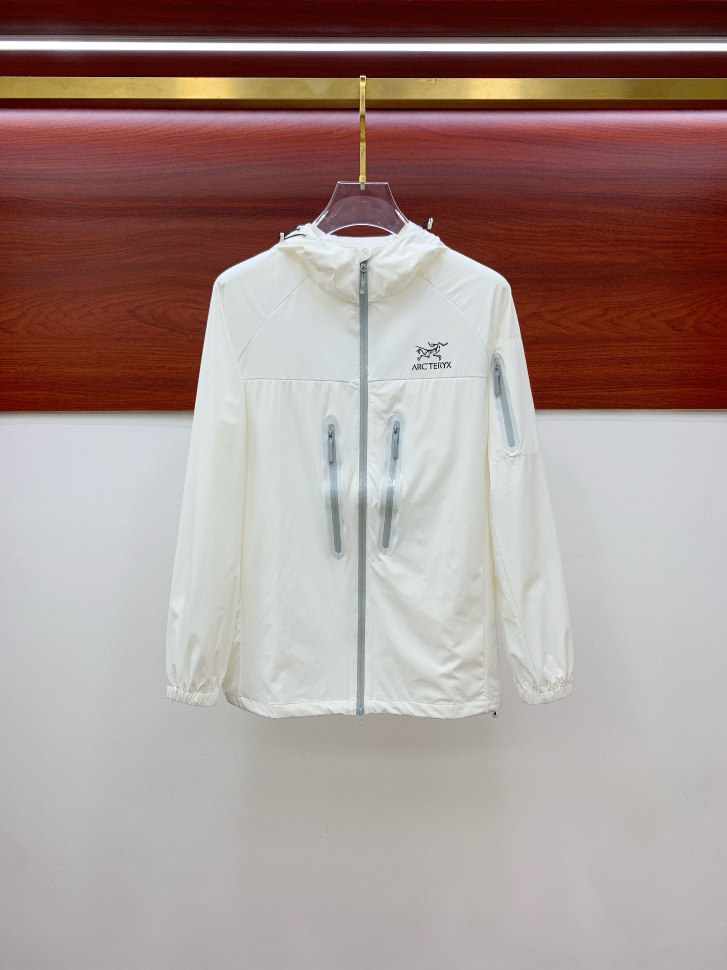 P【新品】始祖鸟渠道精品.2025ss春夏新款运动服夹克防晒服外套!防晒衣经典之余增添了与时俱进的时尚感