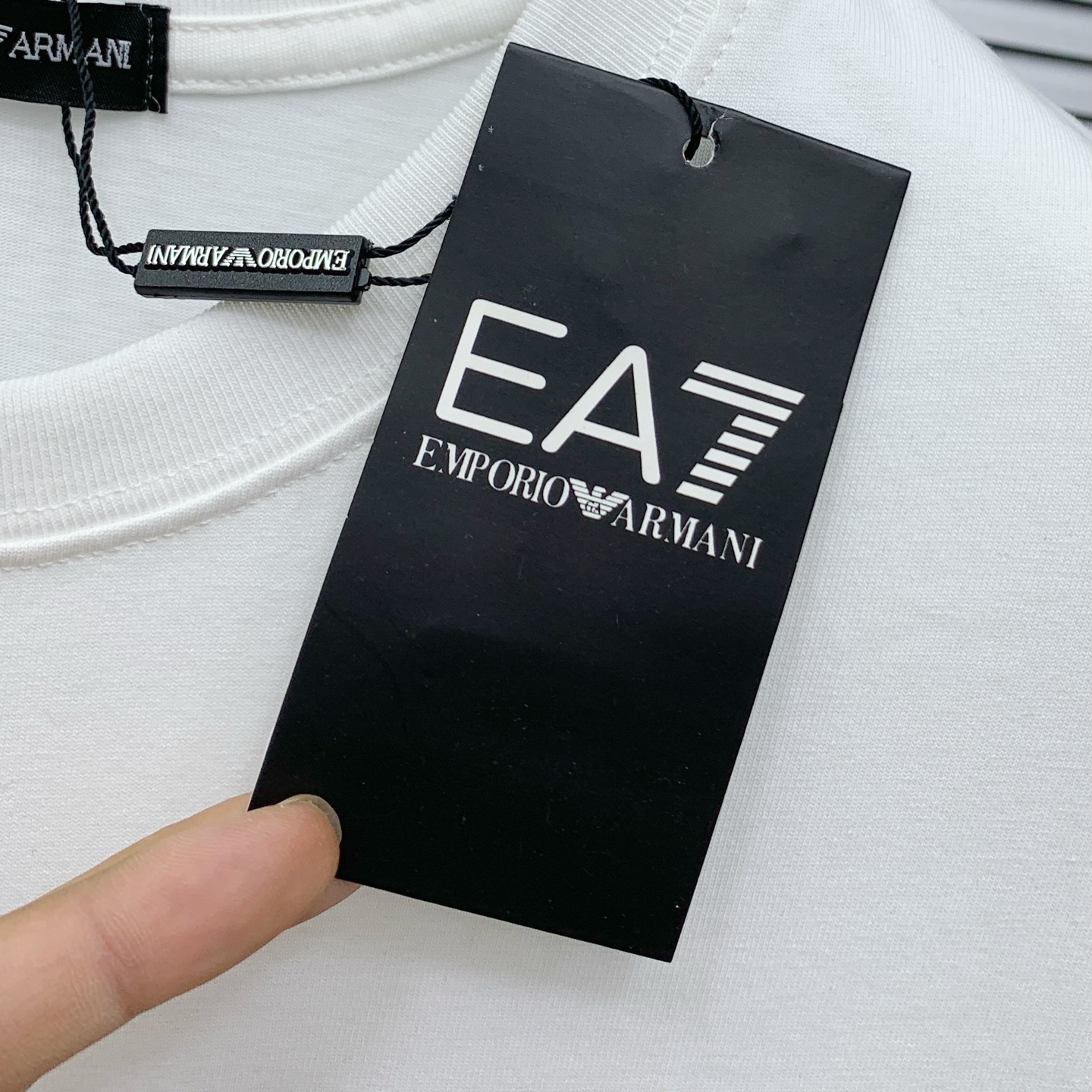 ss阿玛尼纯棉最新面料经典标识图案logo时尚简约潮流短袖，最顶级的品质专柜原单短袖，顶级制作工艺进口面