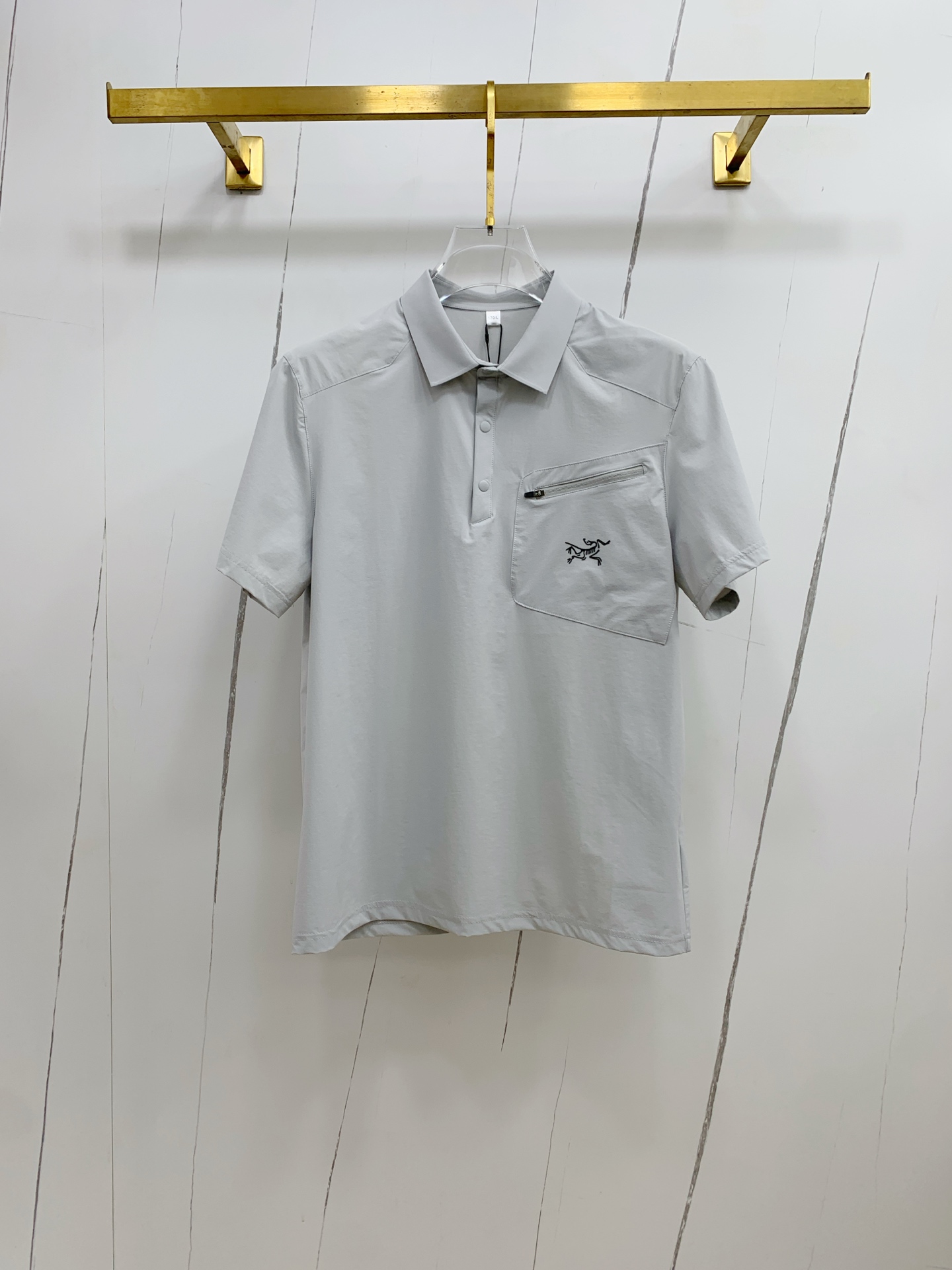 NO:448146,The latest fabric of Ss Archaeoptera pure cotton, classic logo, logo, fashionable, simple and trendy short sleeves, the top quality counter original single short sleeves, the top production process imported fabric, the unique design of the counter model, using imported high-end customized fabrics. The official website is on sale!  Excellent fabric pattern..M-4XL,arc'teryx,T-shirt,alexander wang19860909ss始祖鸟纯棉最新面料经典标识图案logo时尚简约潮流短袖,最顶级的品质专柜原单短袖,顶级制作工艺进口面料,专柜款独特设计,采用进口高端订制面料.官网在售！面料版型超赞 码数..M-4XL,arc'teryx,T-shirt,alexander wang,Men's clothing