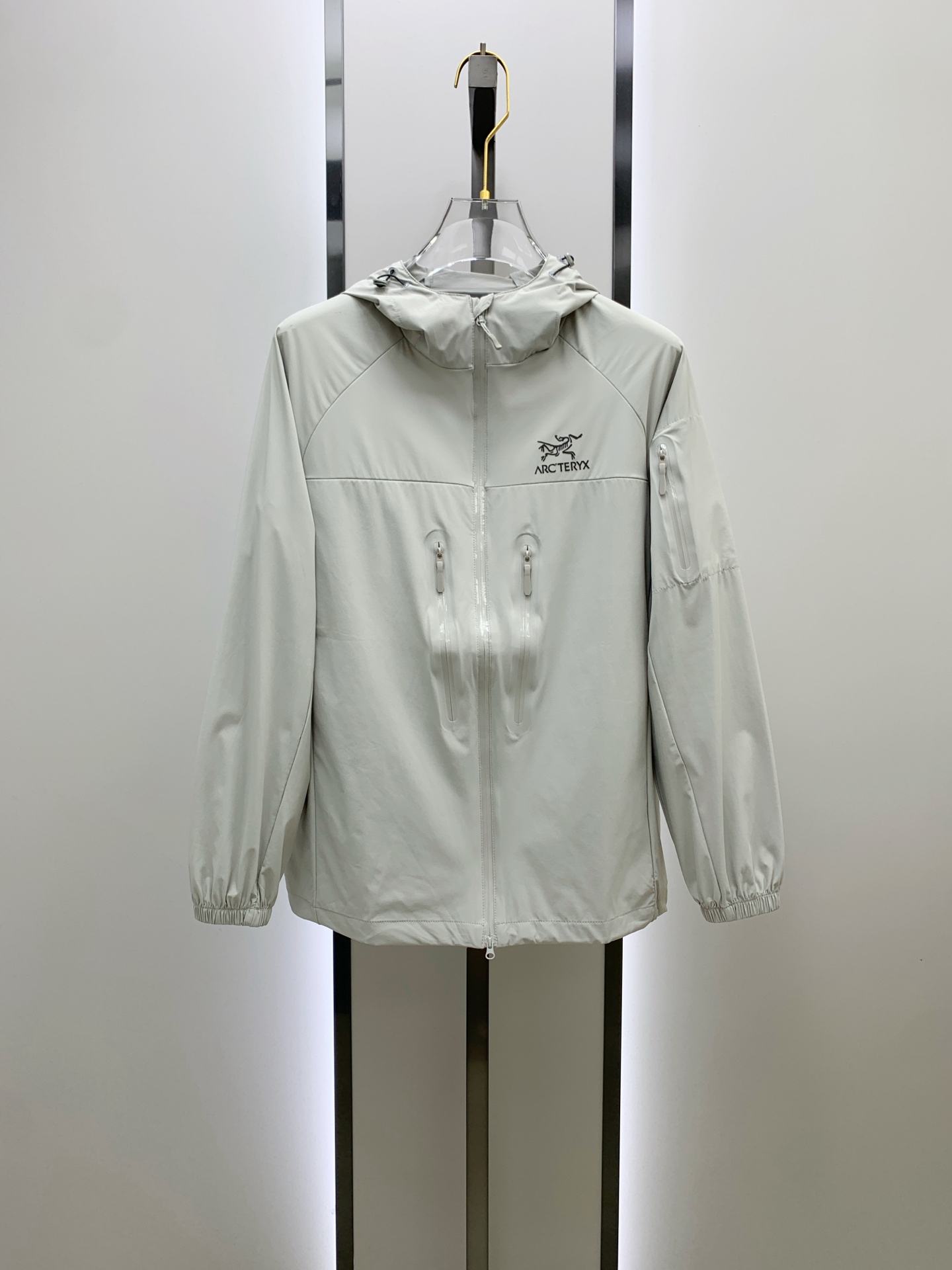 P【新品】始祖鸟渠道精品.2025ss春夏新款运动服夹克防晒服外套！防晒衣经典之余增添了与时俱进的时尚感