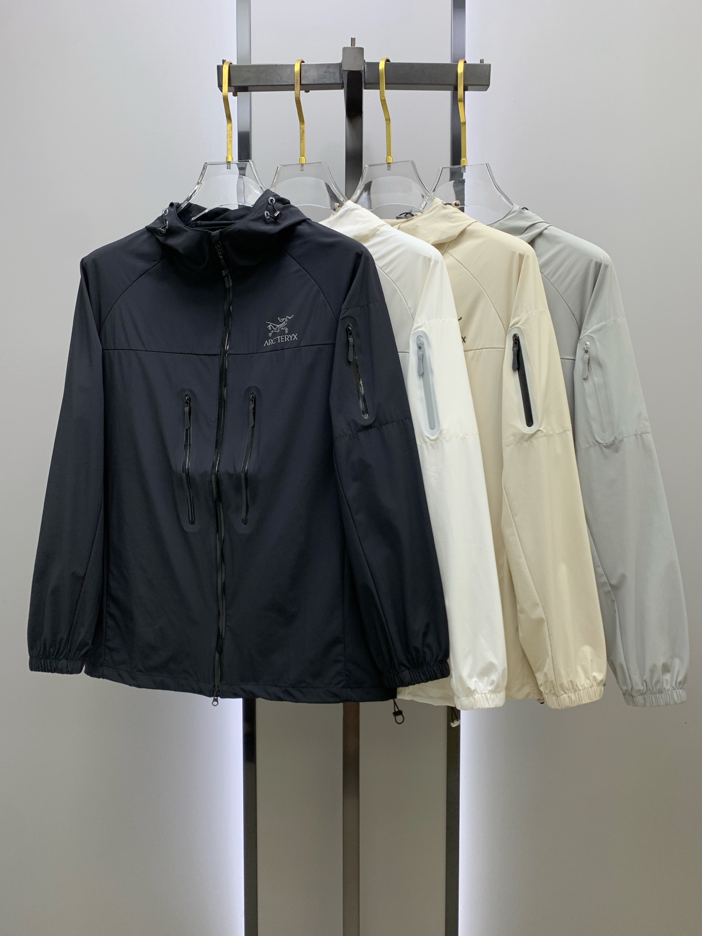 P【新品】始祖鸟渠道精品.2025ss春夏新款运动服夹克防晒服外套！防晒衣经典之余增添了与时俱进的时尚感