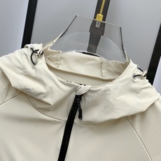P【新品】始祖鸟渠道精品.2025ss春夏新款运动服夹克防晒服外套!防晒衣经典之余增添了与时俱进的时尚感 P【新品】始祖鸟渠道精品.2025ss春夏新款运动服夹克防晒服外套!防晒衣经典之余增添了与时俱进的时尚感