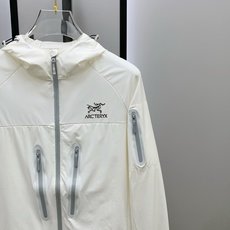 P【新品】始祖鸟渠道精品.2025ss春夏新款运动服夹克防晒服外套!防晒衣经典之余增添了与时俱进的时尚感 P【新品】始祖鸟渠道精品.2025ss春夏新款运动服夹克防晒服外套!防晒衣经典之余增添了与时俱进的时尚感
