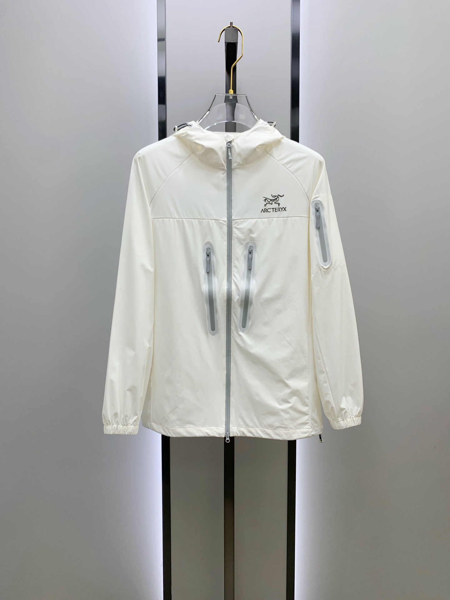 P【新品】始祖鸟渠道精品.2025ss春夏新款运动服夹克防晒服外套！防晒衣经典之余增添了与时俱进的时尚感