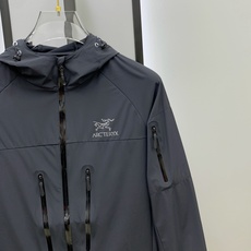 P【新品】始祖鸟渠道精品.2025ss春夏新款运动服夹克防晒服外套!防晒衣经典之余增添了与时俱进的时尚感 P【新品】始祖鸟渠道精品.2025ss春夏新款运动服夹克防晒服外套!防晒衣经典之余增添了与时俱进的时尚感