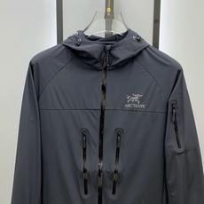 P【新品】始祖鸟渠道精品.2025ss春夏新款运动服夹克防晒服外套!防晒衣经典之余增添了与时俱进的时尚感 P【新品】始祖鸟渠道精品.2025ss春夏新款运动服夹克防晒服外套!防晒衣经典之余增添了与时俱进的时尚感