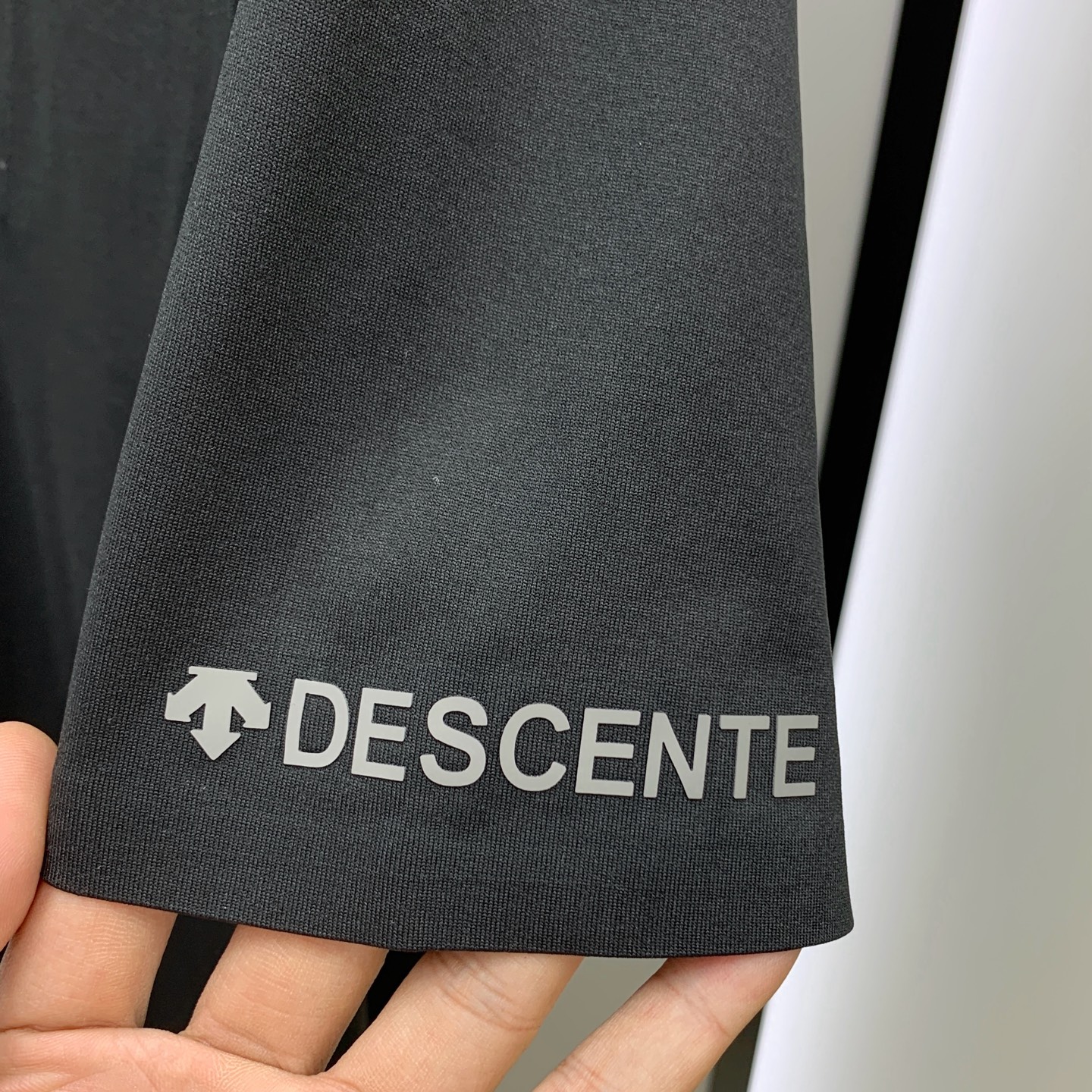 ss迪桑特纯棉最新面料经典标识图案logo时尚简约潮流短袖，最顶级的品质专柜原单短袖，顶级制作工艺进口面