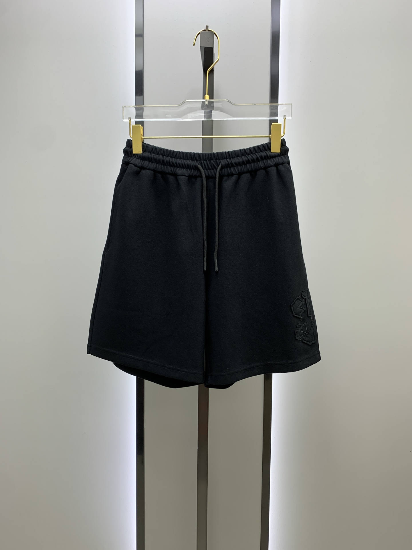 NO:453407,Balenciaga 2025 spring and summer new casual shorts!  The official website is released simultaneously. Customized brand classic logo, customized fabric, excellent comfort, strong hand touch. Extremely recognizable, perfect quality craftsmanship. Size M-2XL, balenciaga, shorts, alexander wang19860909巴黎世家2025春夏新款休闲短裤！官网同步发售.定制品牌经典LOGO,定制面料,舒适度极好,手触感强烈.辨识度极高,完美品相工艺. 尺码M-2XL,,balenciaga,shorts,alexander wang,Men's clothing