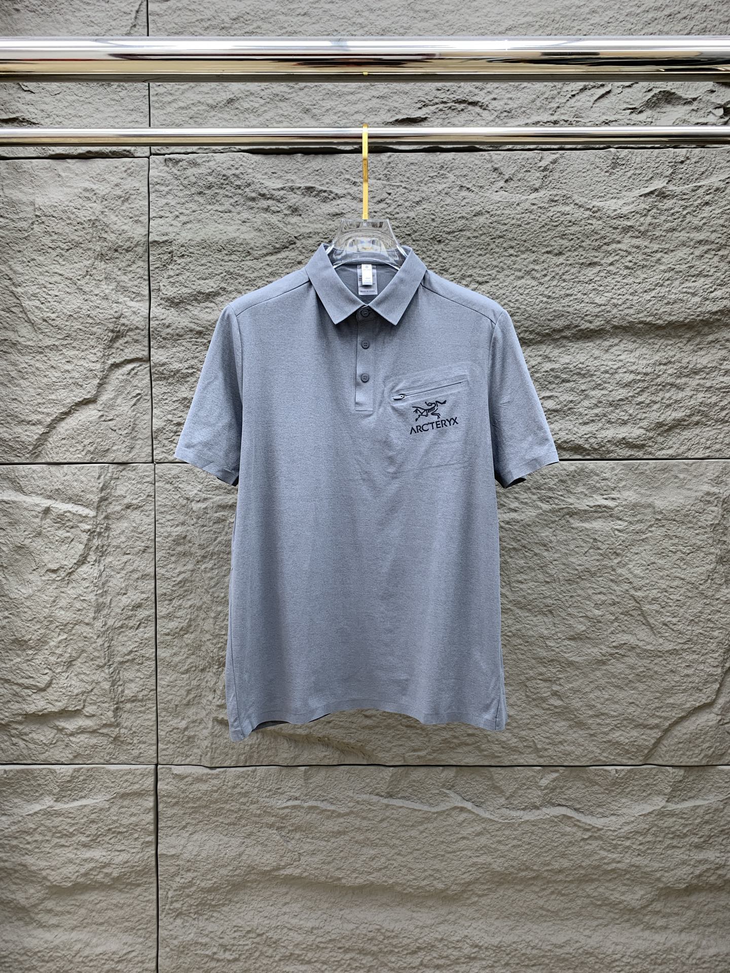 ss始祖鸟纯棉最新面料经典标识图案logo时尚简约潮流短袖，最顶级的品质专柜原单短袖，顶级制作工艺进口面