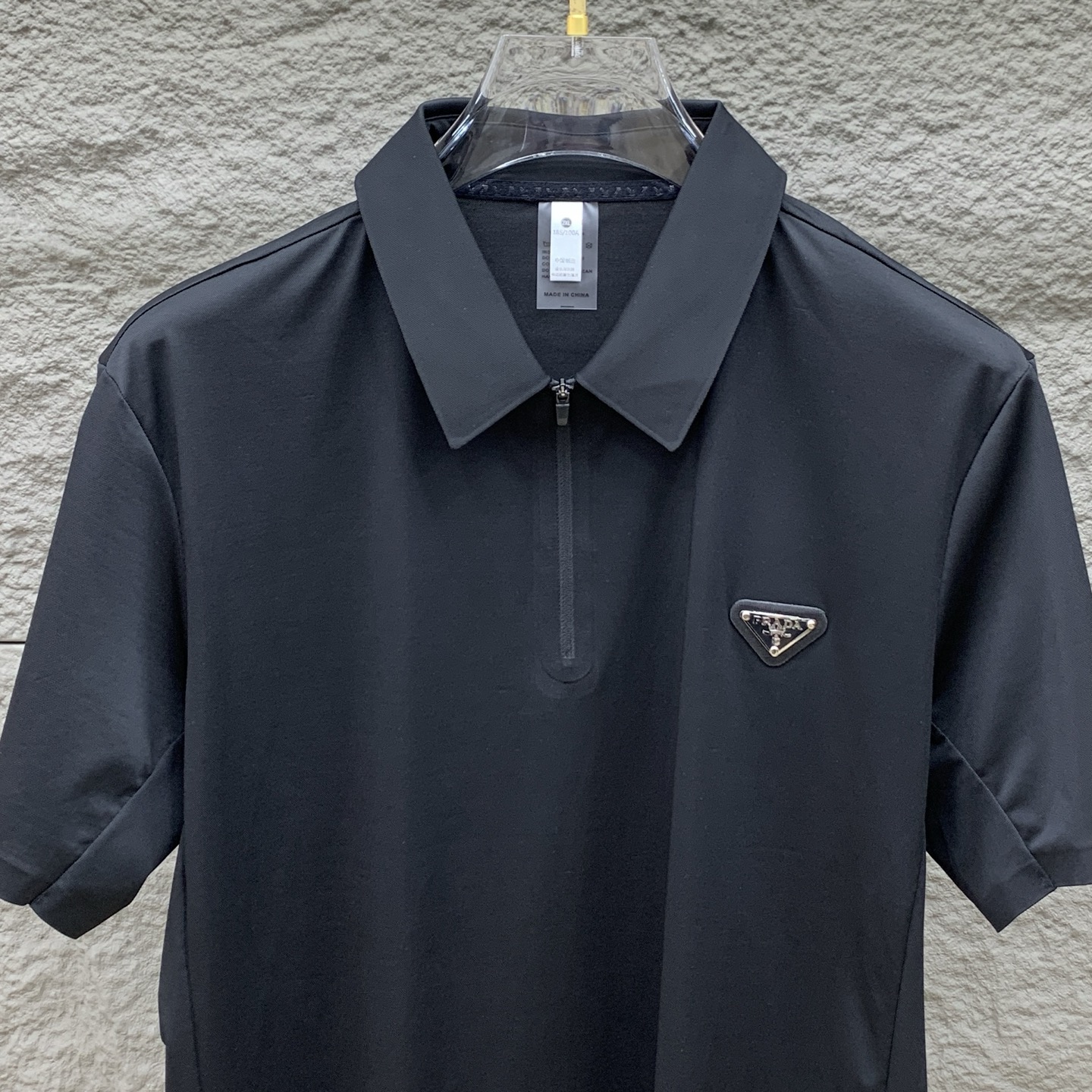 ss普拉达纯棉最新面料经典标识图案logo时尚简约潮流短袖，最顶级的品质专柜原单短袖，顶级制作工艺进口面