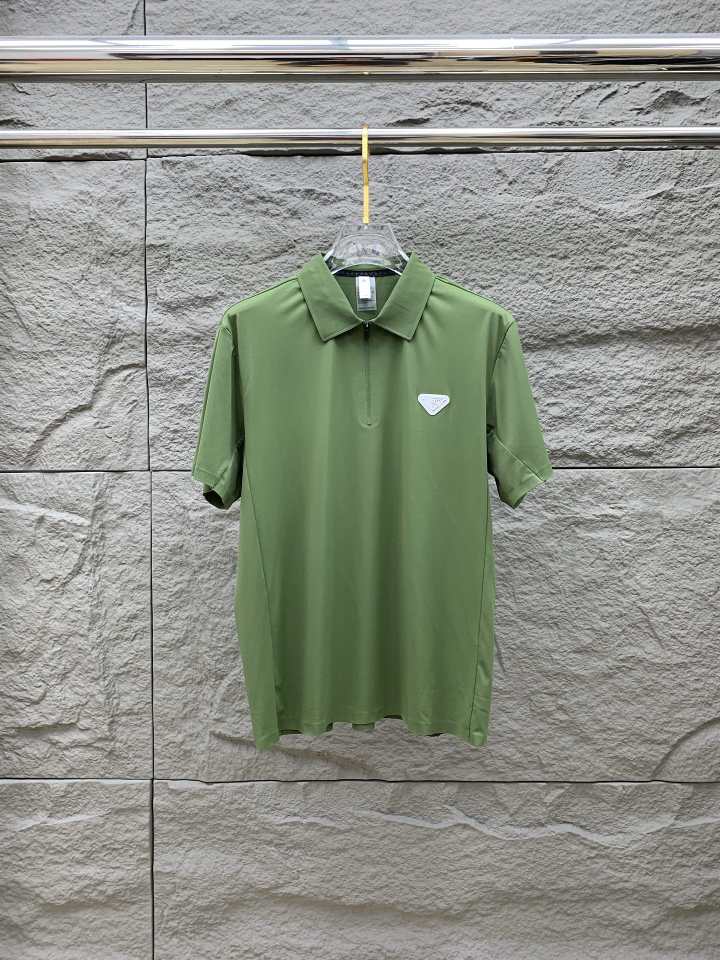 ss普拉达纯棉最新面料经典标识图案logo时尚简约潮流短袖，最顶级的品质专柜原单短袖，顶级制作工艺进口面