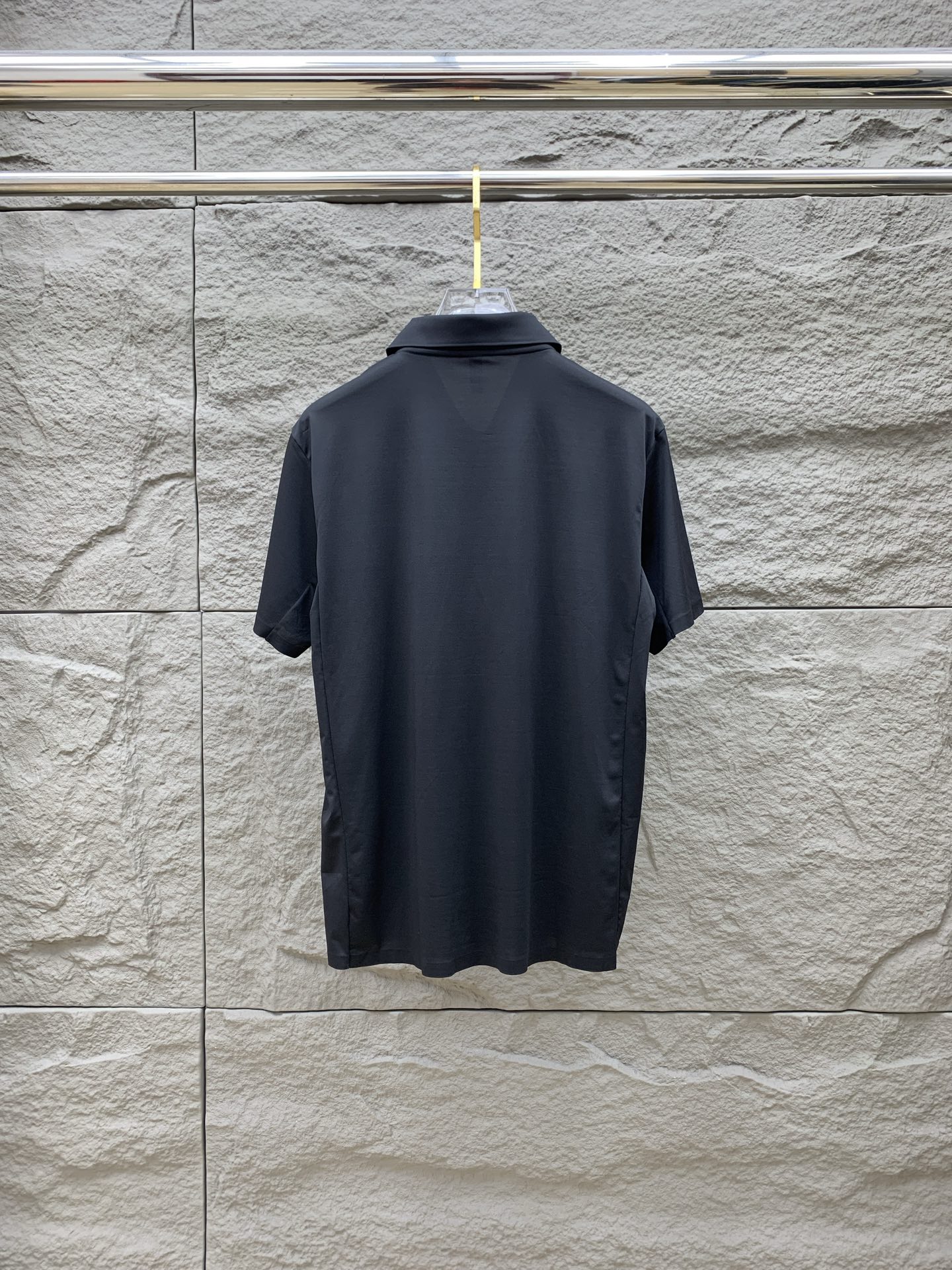 ss普拉达纯棉最新面料经典标识图案logo时尚简约潮流短袖，最顶级的品质专柜原单短袖，顶级制作工艺进口面