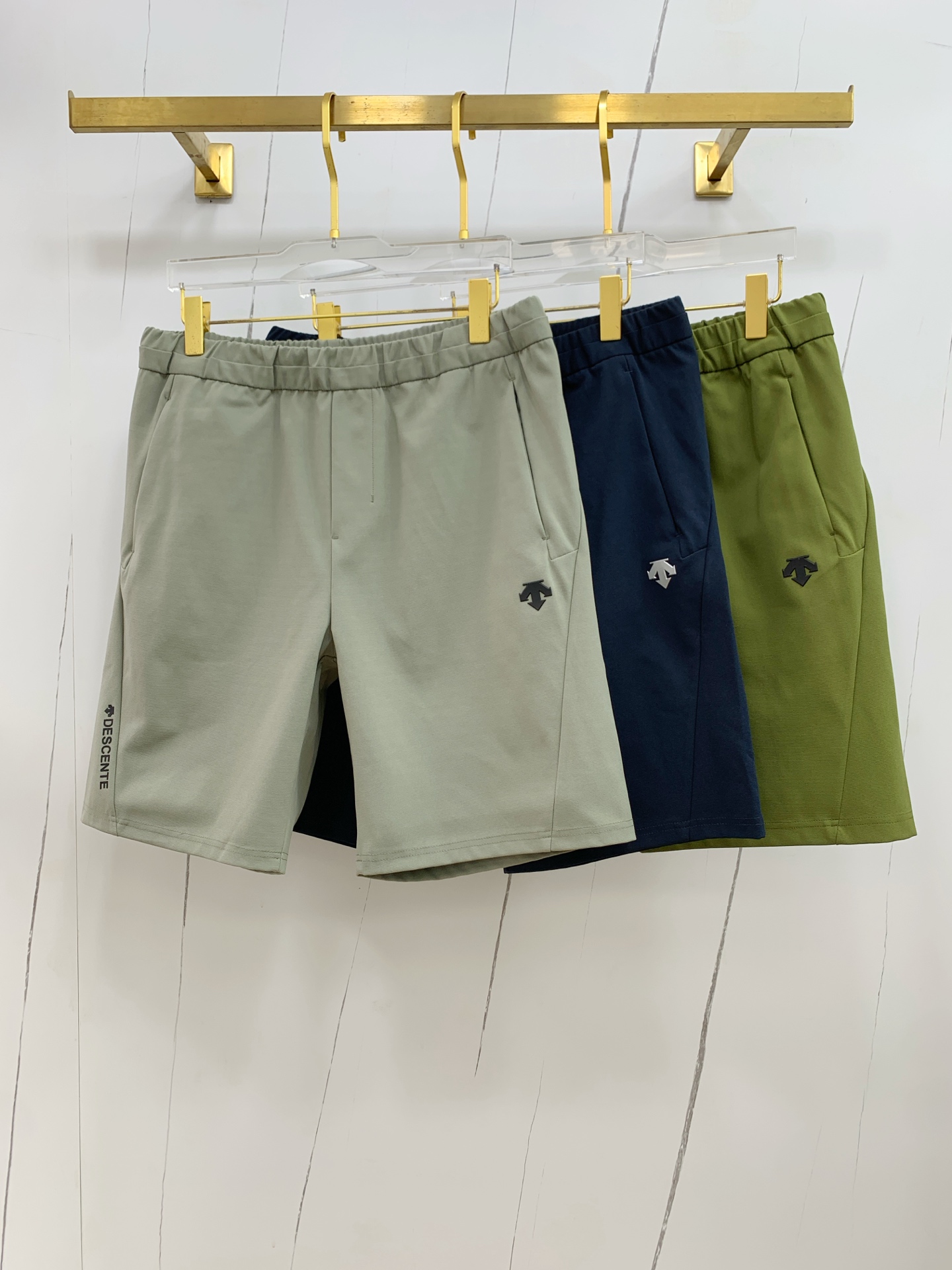 NO:455403,DiSant has complete three standards. 2025 summer new men's casual shorts, high-end custom fabric breathable fabric, extremely breathable, elastic and comfortable, impeccable details, top-level auxiliary materials, original logo design concept, delicate and soft feel!  The upper body style is excellent!  Size M-3Xl, shorts, alexander wang19860909迪桑特三标齐全 2025夏季新款男士休闲短裤,高级定制面料透气面料 透气弹力舒适度极高,细节无可挑剔,顶级辅料配备,原版logo设计理念,手感细腻柔软！上身版型超赞！尺码M-3Xl,,shorts,alexander wang,Men's clothing