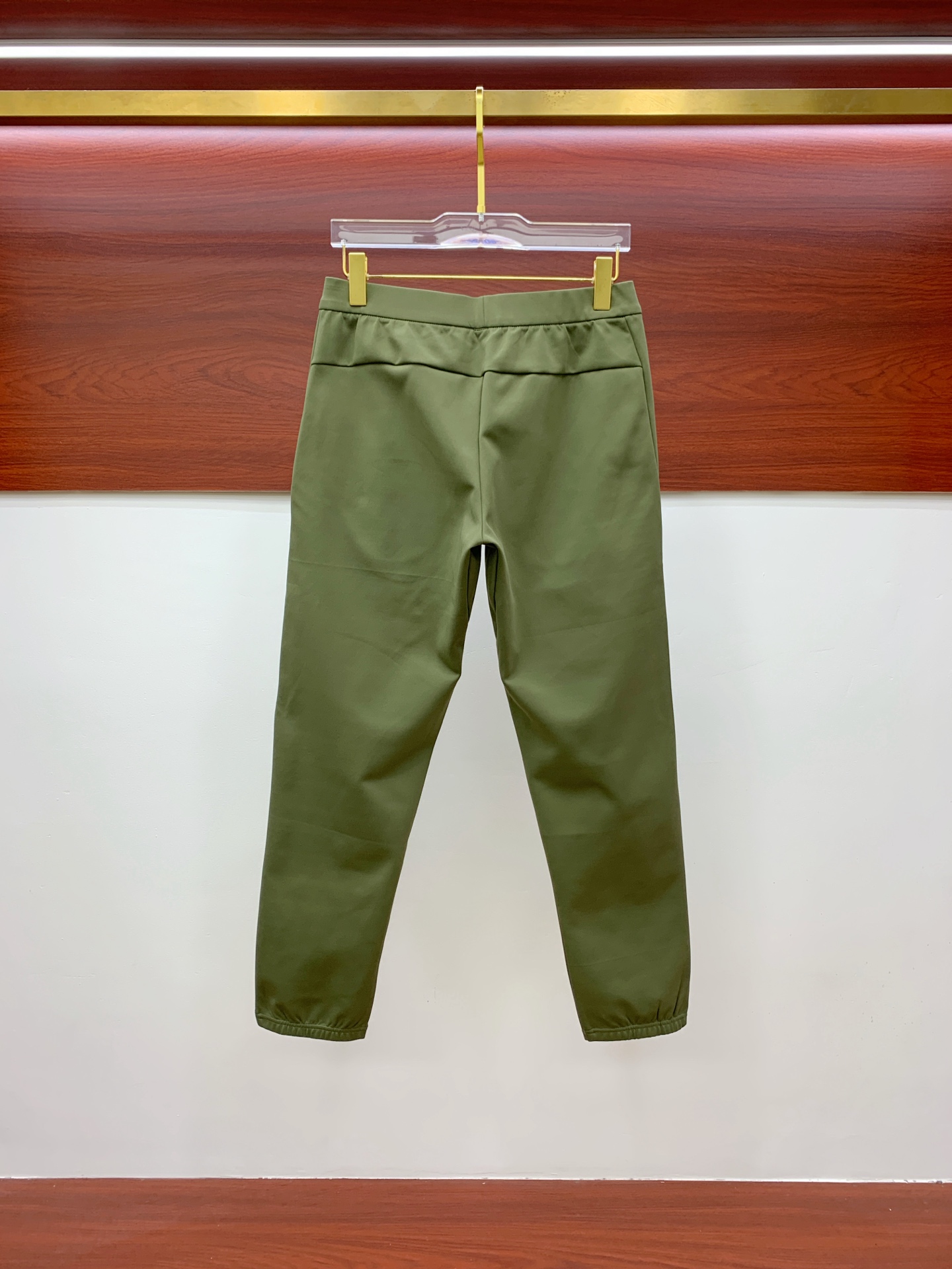 “High-Quality Monochrome Fashion Pants Re-Emerged with Latest Hardware Supplement” - 图片 9
