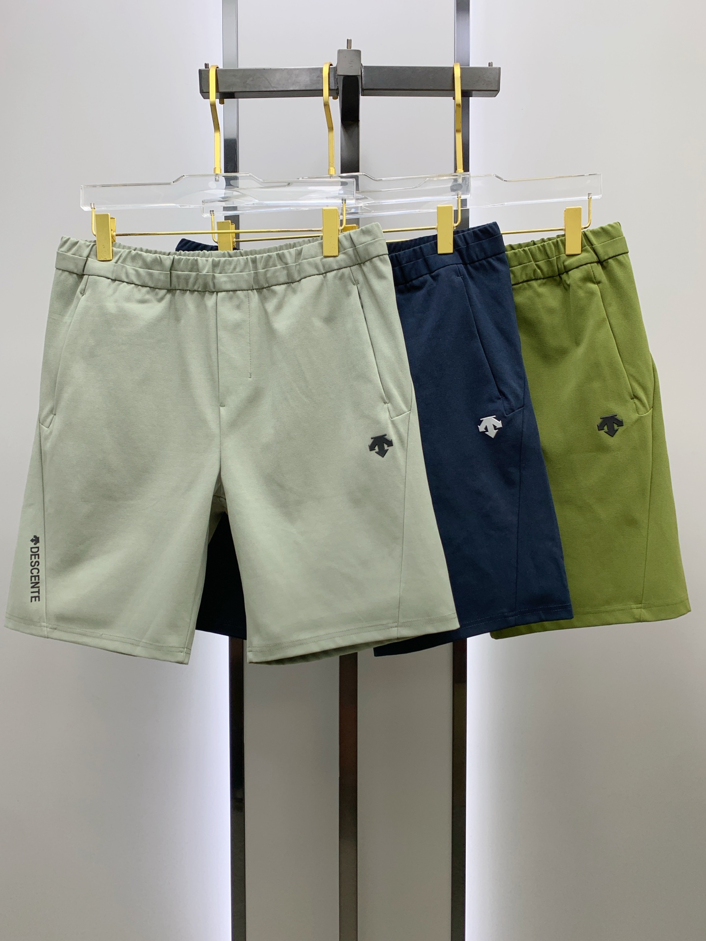 NO:461968,DiSant has complete three standards. 2025 summer new men's casual shorts, high-end custom fabric breathable fabric, extremely breathable, elastic and comfortable, impeccable details, top-level auxiliary materials, original logo design concept, delicate and soft feel!  The upper body style is excellent!  Size M-3Xl, shorts, alexander wang19860909迪桑特三标齐全 2025夏季新款男士休闲短裤,高级定制面料透气面料 透气弹力舒适度极高,细节无可挑剔,顶级辅料配备,原版logo设计理念,手感细腻柔软！上身版型超赞！尺码M-3Xl,,shorts,alexander wang,Men's clothing