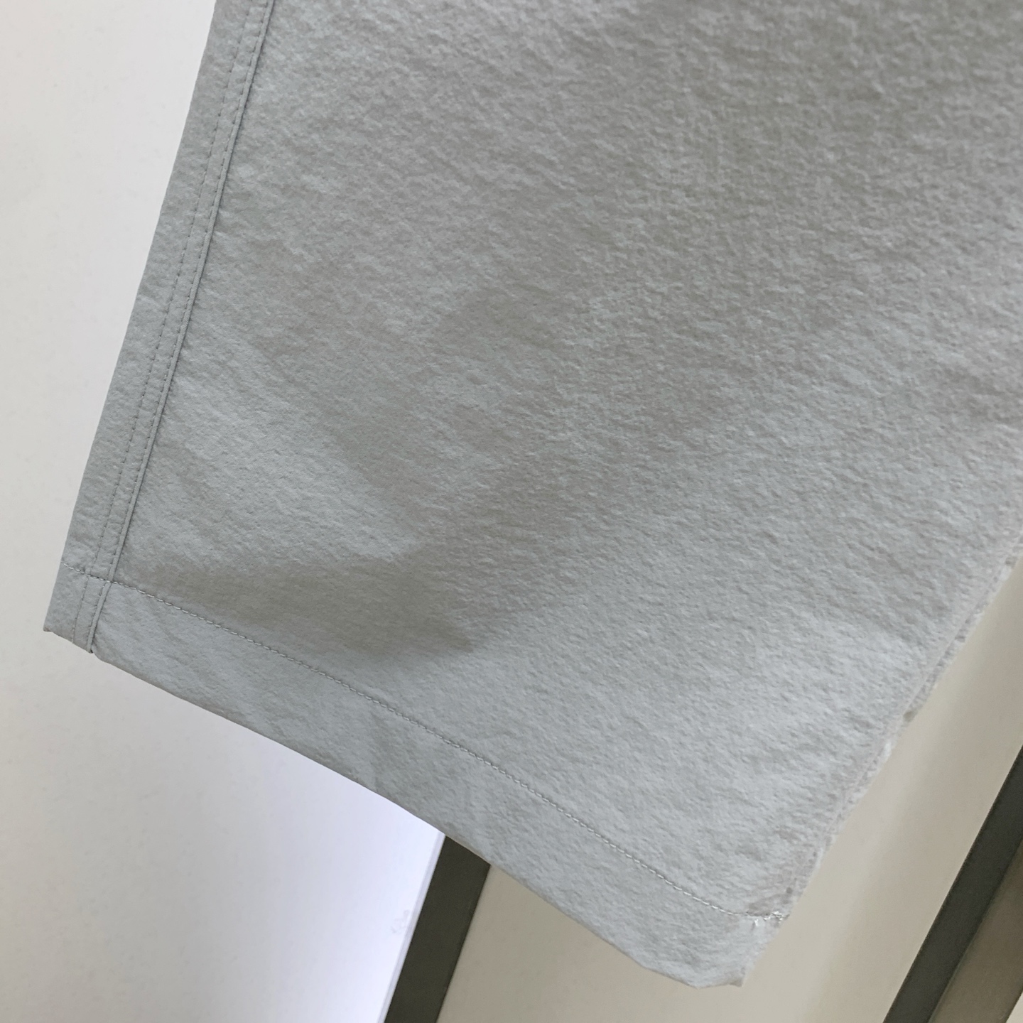 Palo春夏25ss休闲裤金典再次出现，原单订制高品质时尚休闲裤。超级百搭款。独家定制面料，挺阔有型，贴