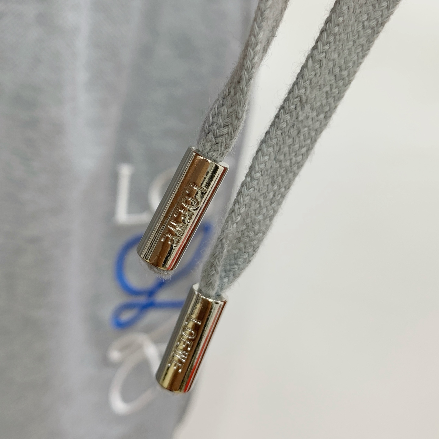 P罗意威2025春夏新款休闲短裤！官网同步发售。定制品牌经典LOGO，定制面料，舒适度极好，手触感强烈。