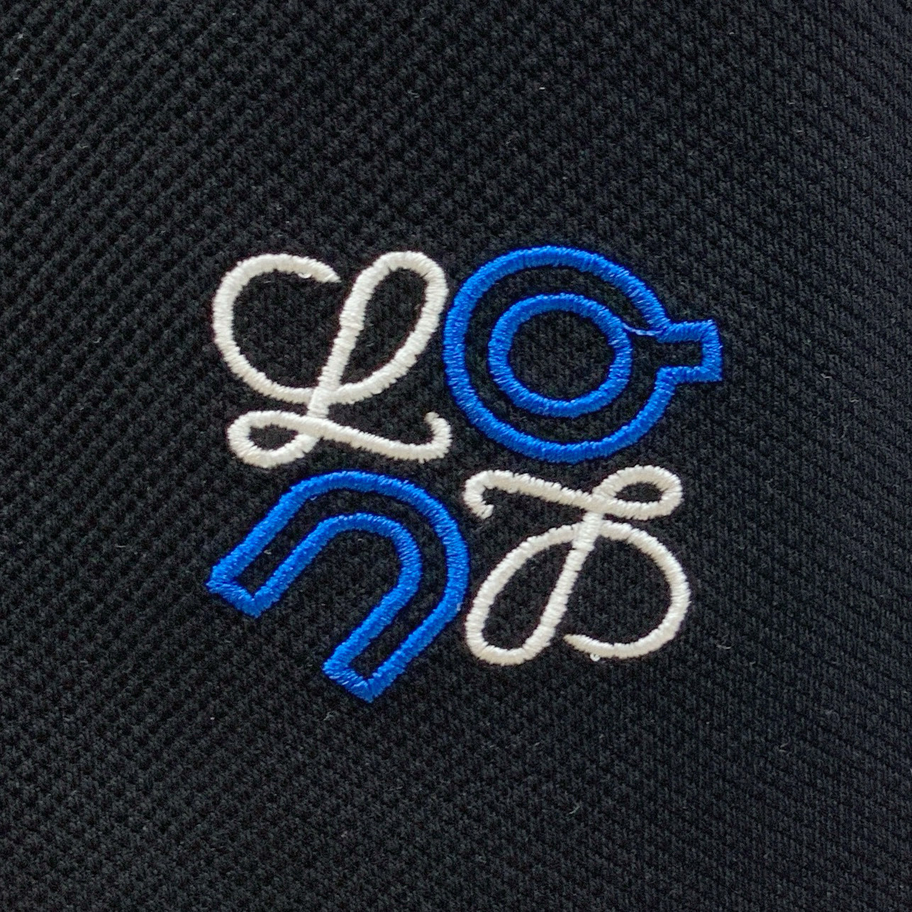 P罗意威2025春夏新款休闲短裤！官网同步发售。定制品牌经典LOGO，定制面料，舒适度极好，手触感强烈。