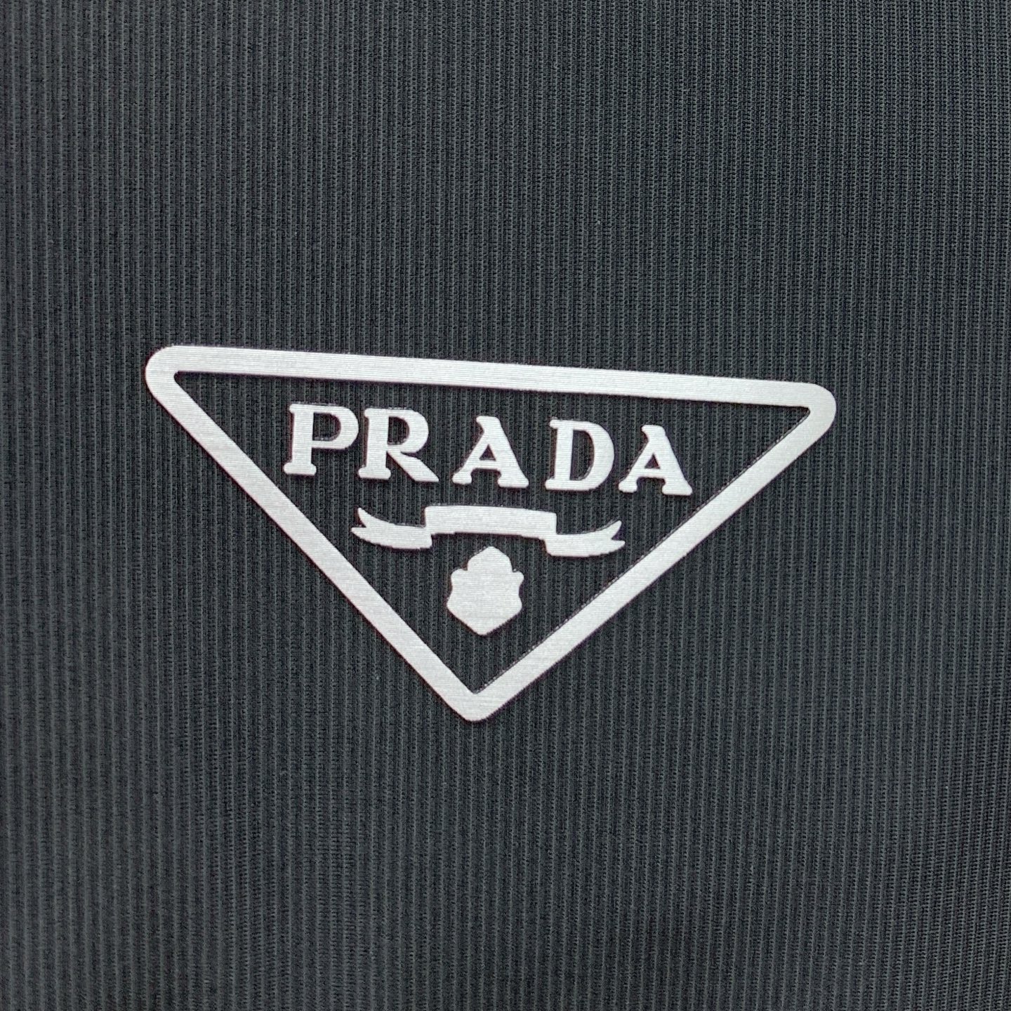 ss普拉达纯棉最新面料经典标识图案logo时尚简约潮流短袖，最顶级的品质专柜原单短袖，顶级制作工艺进口面