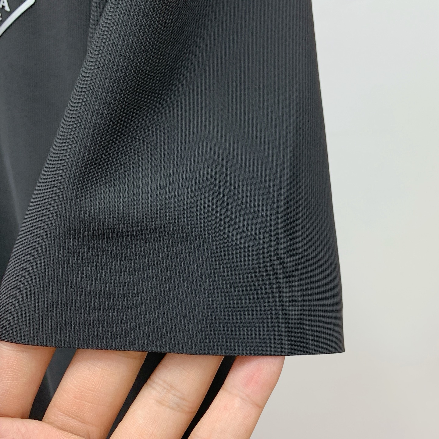 ss普拉达纯棉最新面料经典标识图案logo时尚简约潮流短袖，最顶级的品质专柜原单短袖，顶级制作工艺进口面