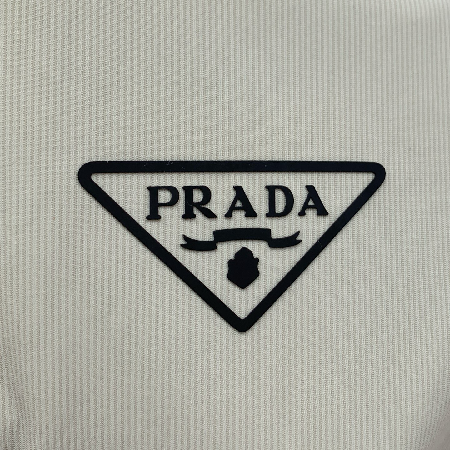 ss普拉达纯棉最新面料经典标识图案logo时尚简约潮流短袖，最顶级的品质专柜原单短袖，顶级制作工艺进口面