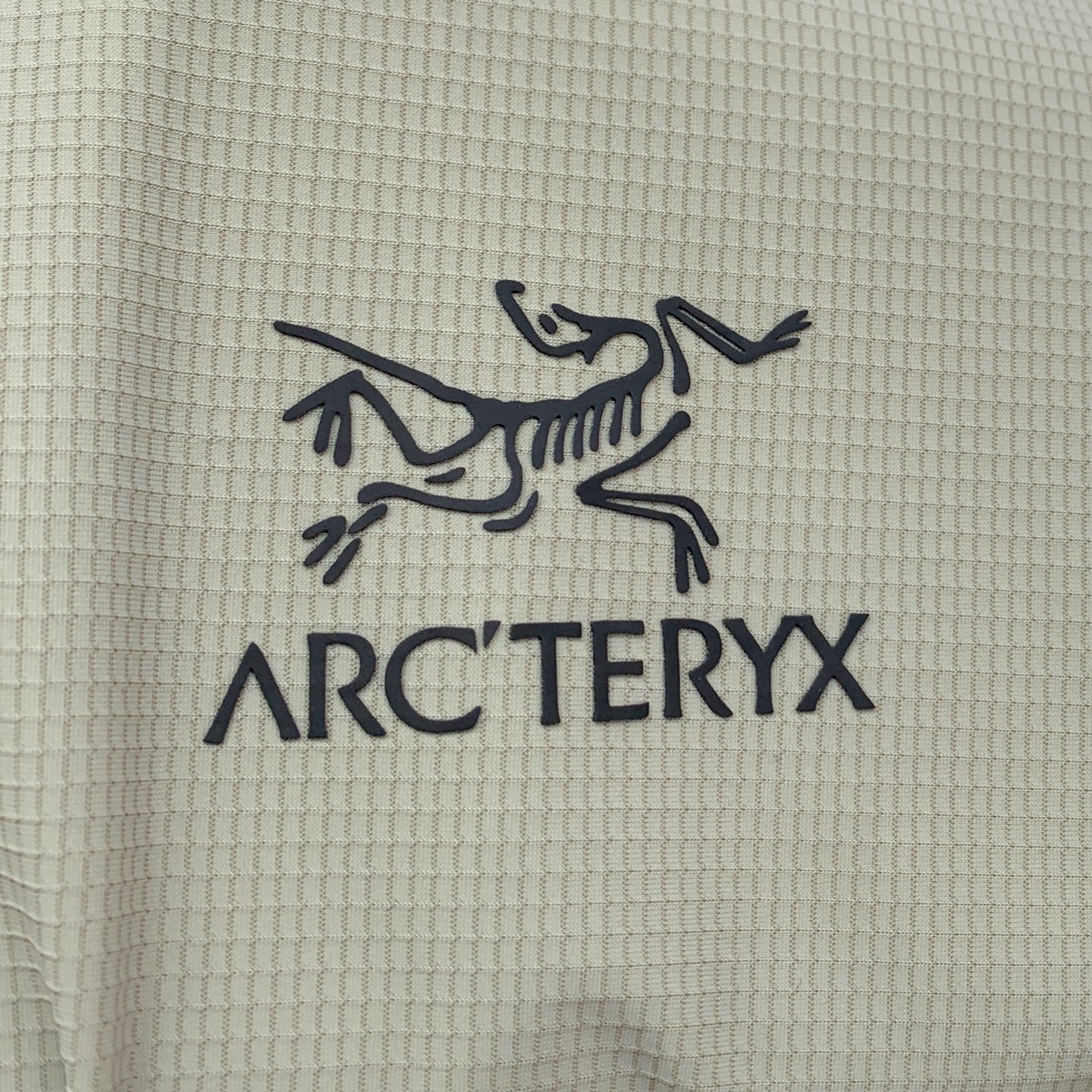 ss始祖鸟纯棉最新面料经典标识图案logo时尚简约潮流短袖，最顶级的品质专柜原单短袖，顶级制作工艺进口面