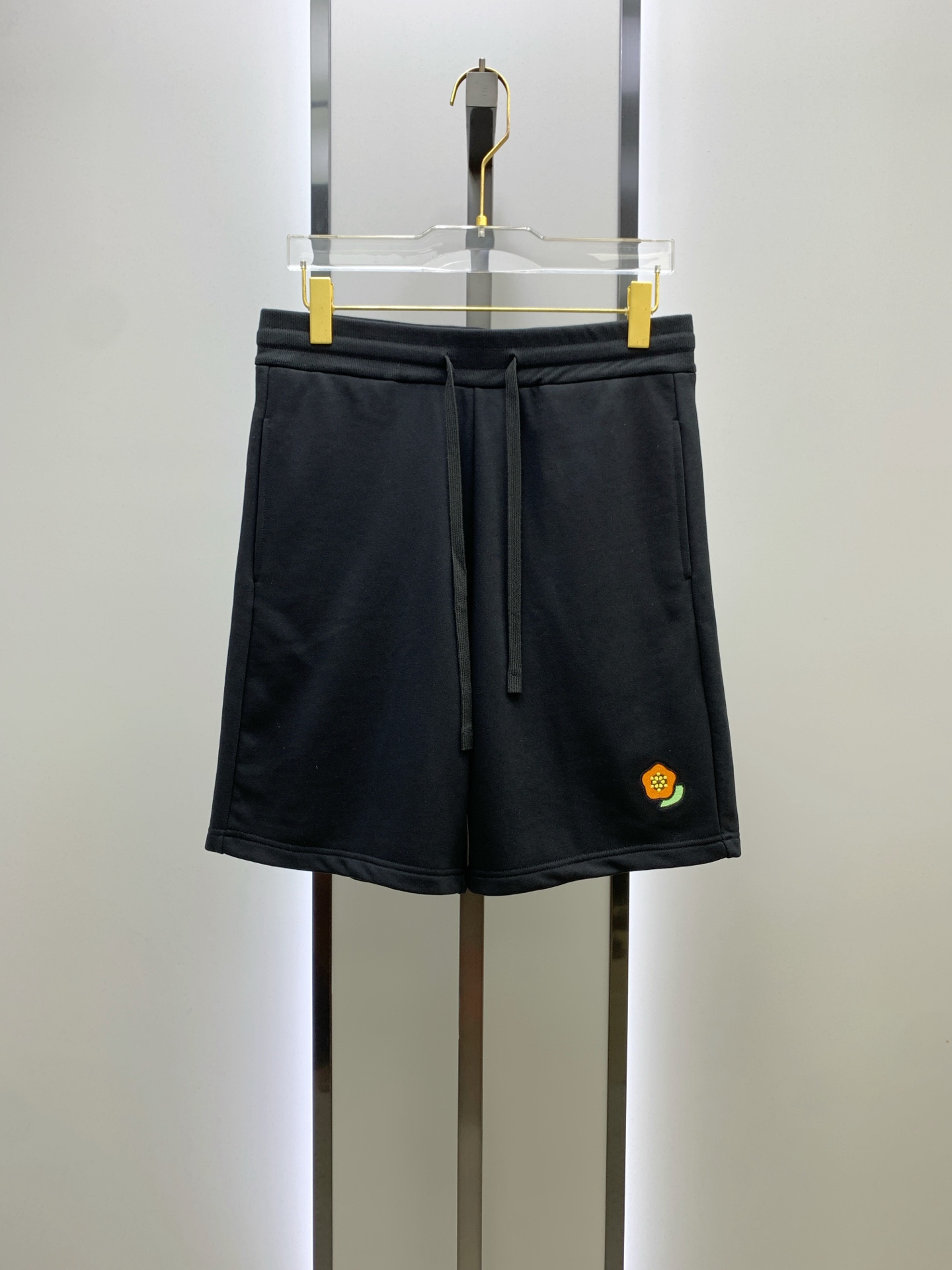 NO:462049,kenzo 2025 spring and summer new casual shorts!  The official website is released simultaneously. Customized brand classic logo, customized fabric, excellent comfort, strong hand touch. Extremely recognizable, perfect quality craftsmanship. Size S-Xl, shorts, alexander wang19860909kenzo2025春夏新款休闲短裤！官网同步发售.定制品牌经典LOGO,定制面料,舒适度极好,手触感强烈.辨识度极高,完美品相工艺. 尺码S-Xl,,shorts,alexander wang,Men's clothing