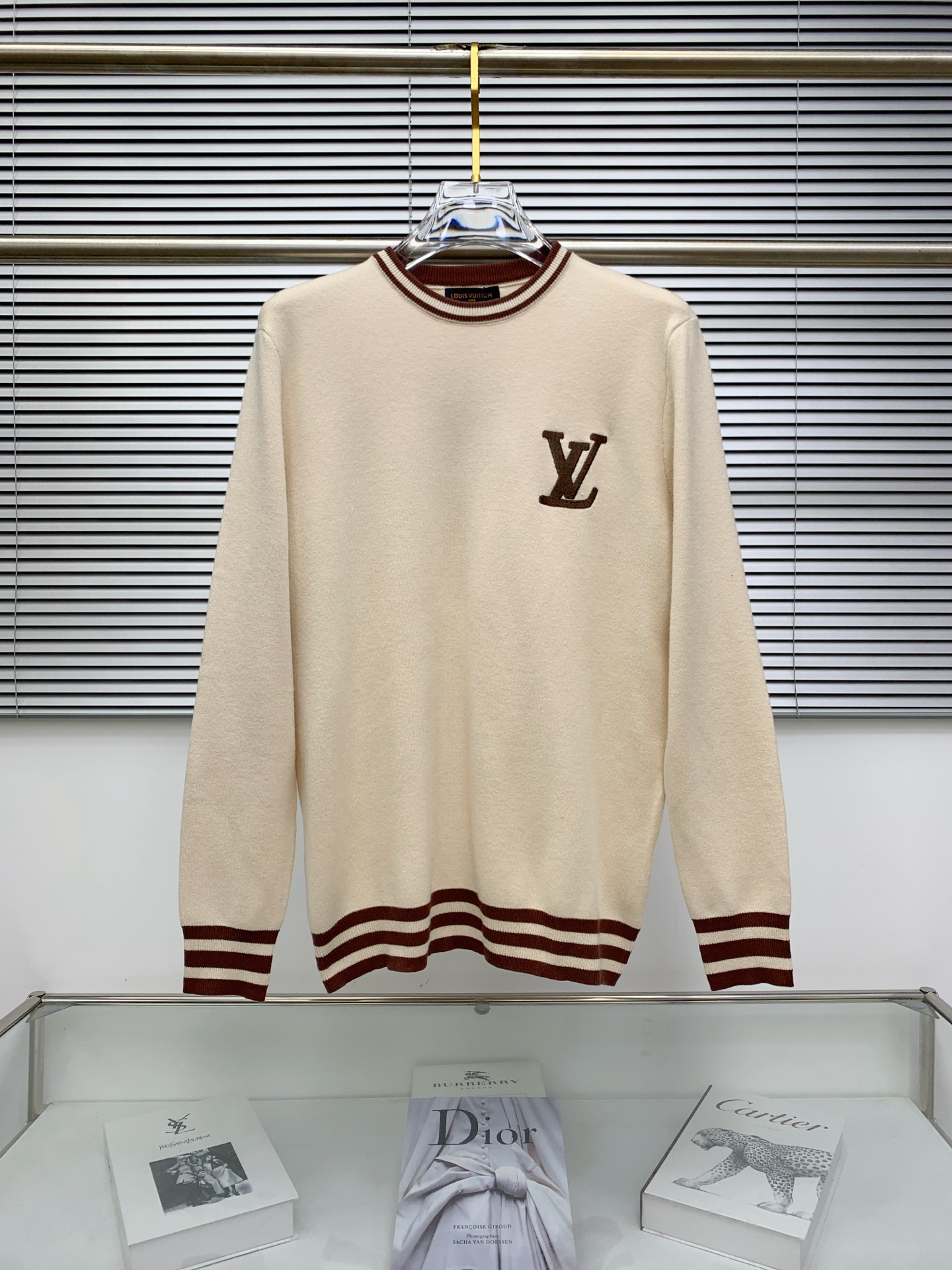 NO:488628,L brand* fitting M-XXXL 2025 spring and summer new color-blocking striped jacquard round neck, exquisite embroidery crafts counter fabric, top-level elements fusion, classic short-sleeved 3-mark complete, trendy men's fashion, whether it is the comfort of the upper body or the incomparable existence, T-shirt, alexander wang19860909L牌*合身版型M-XXXL 2025春夏新款拼色条纹提花圆领,精致绣花工艺专柜面料,顶级元素融合打造,经典短袖3标齐全,潮男时尚,无论是上身舒适度还是都是无可比拟的存在,,T-shirt,alexander wang,Men's clothing