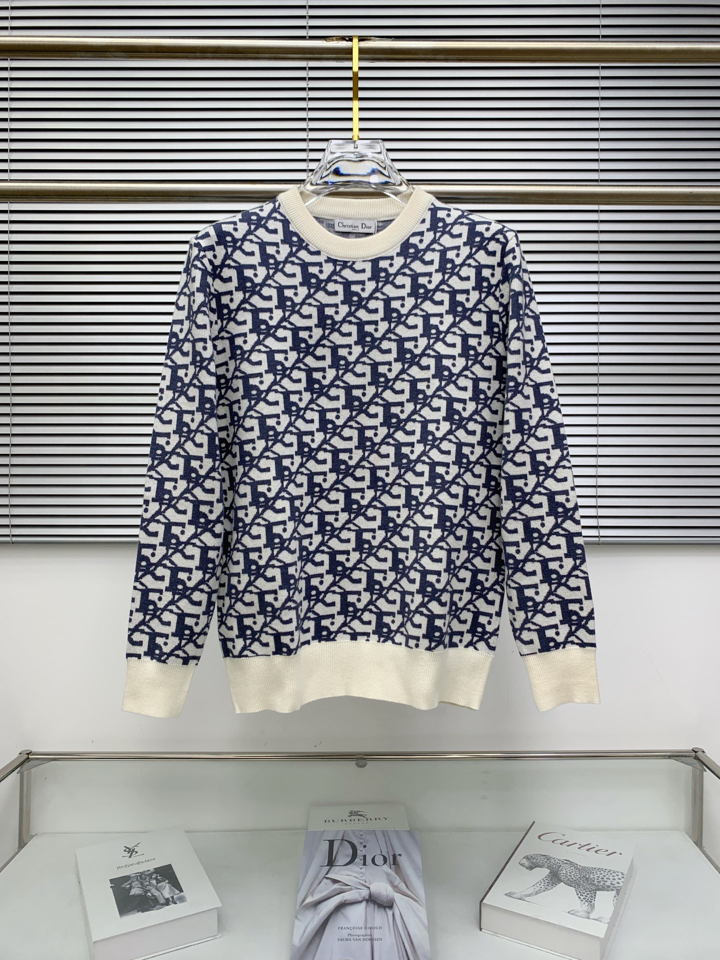 NO:488612,Dir* fit style M-XXXL The latest and most top multi-color jacquard ewe wool sweater, exquisite color combination with new trendy pullovers, the top quality counter is on sale, top production crafts imported fabrics, unique design of the counter, using imported high-end custom imported silk thread feels first-class!  Official website for sale, alexander wang19860909Dir*合身版型M-XXXL 最新最顶级多色提花字母羊毛针织衫,精致配色融合新款潮套头衫,最顶级的品质专柜在售,顶级制作工艺进口面料,专柜款独特设计,采用进口高端订制进口丝线手感一流！官网在售,,alexander wang,Men's clothing